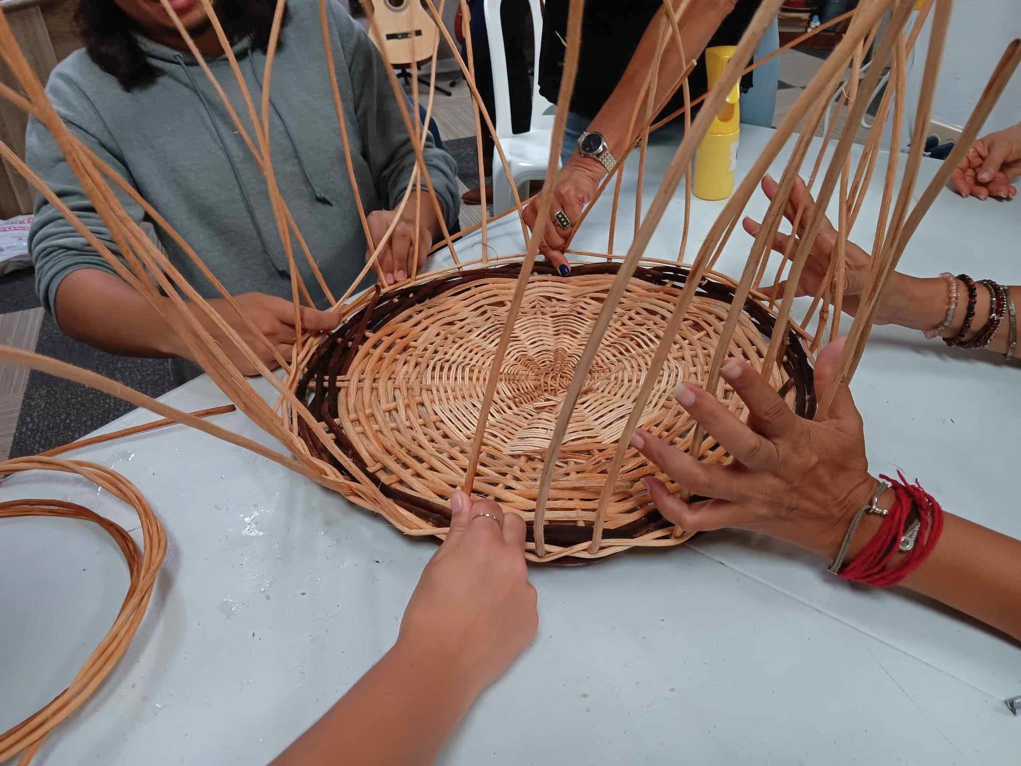 Trebujena oferta un curso gratuito de cestería. 