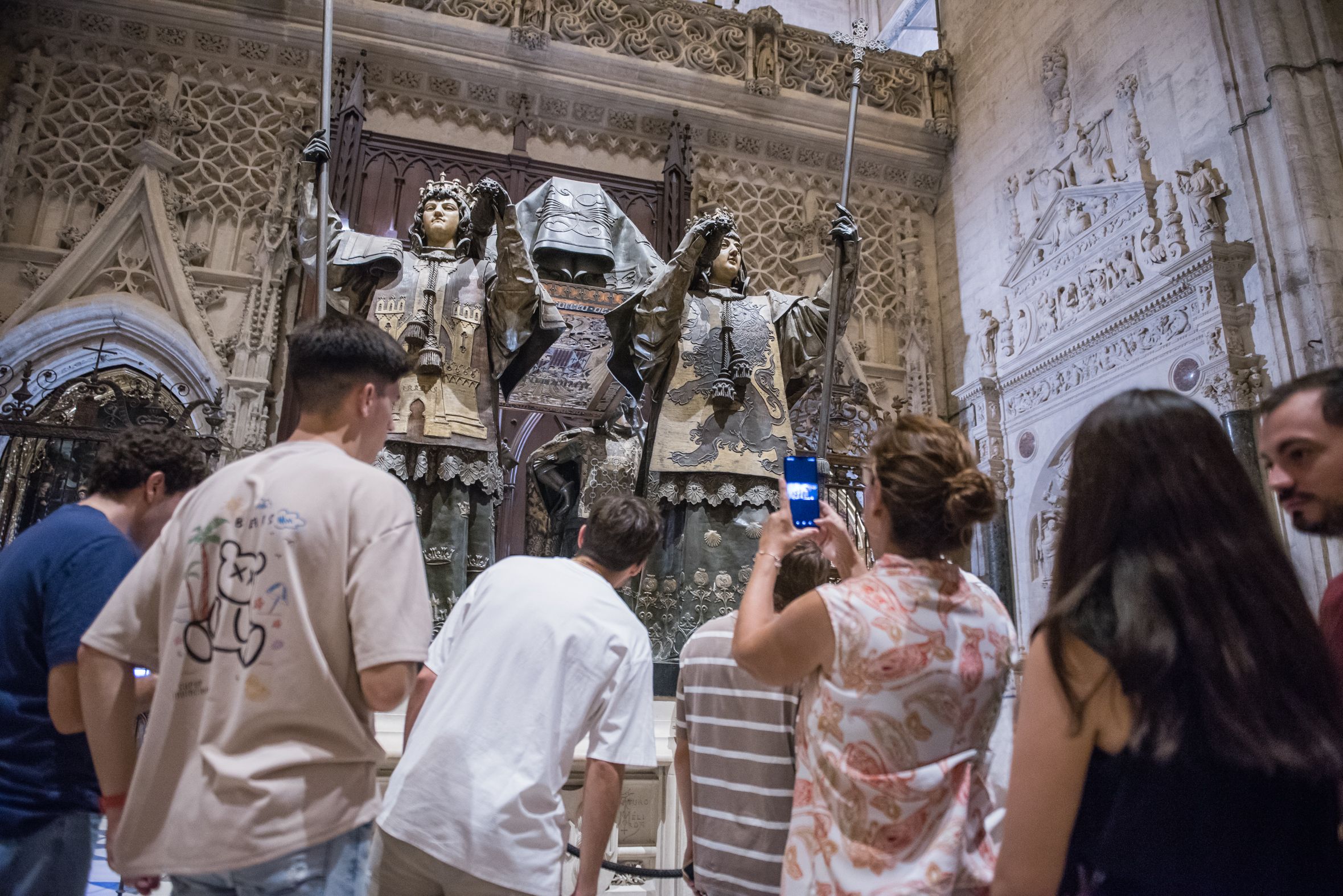El entorno de Catedral y Giralda, uno de los mayores éxitos de la Noche en Blanco.