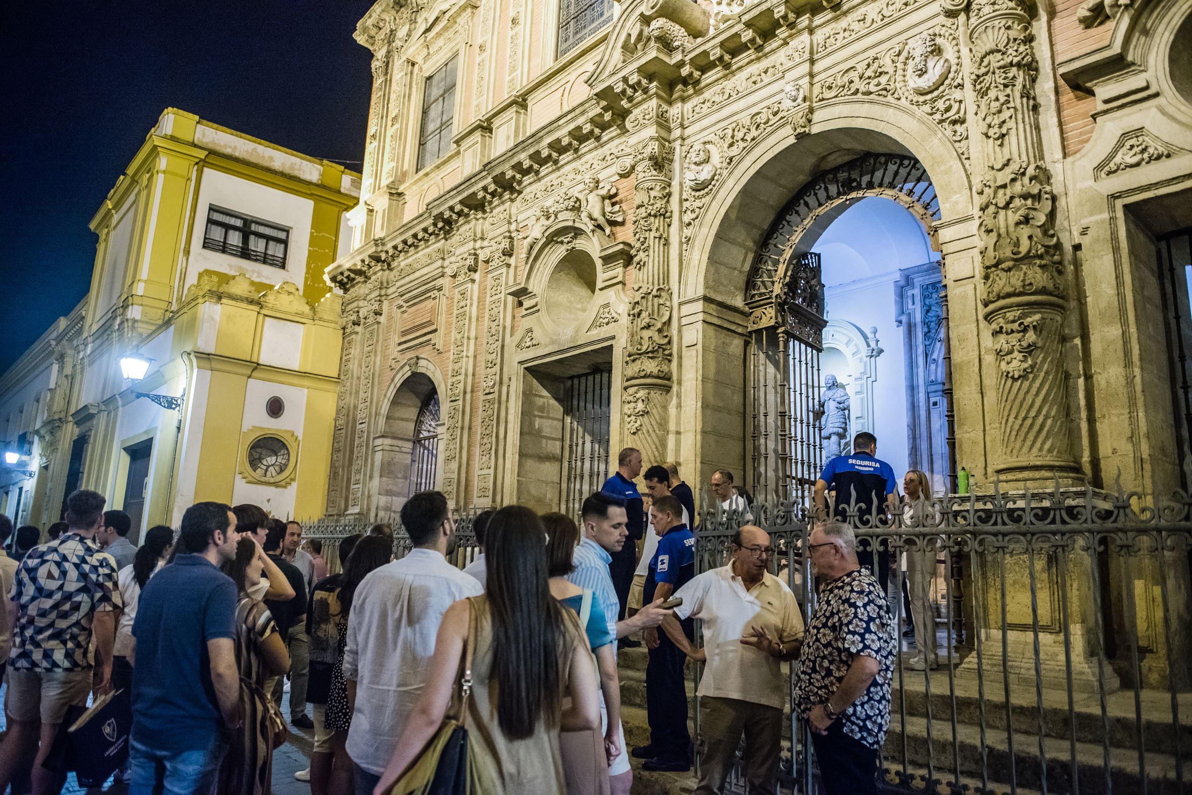 Colas para acceder a San Luis.