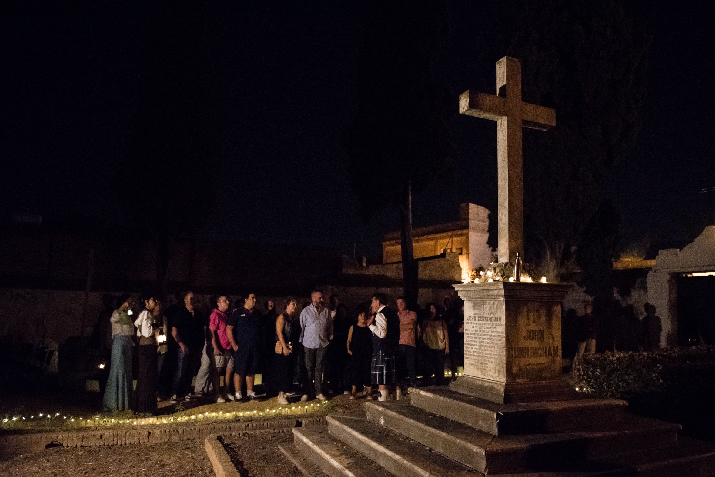 Un momento de la Noche en Blanco en el cementerio.
