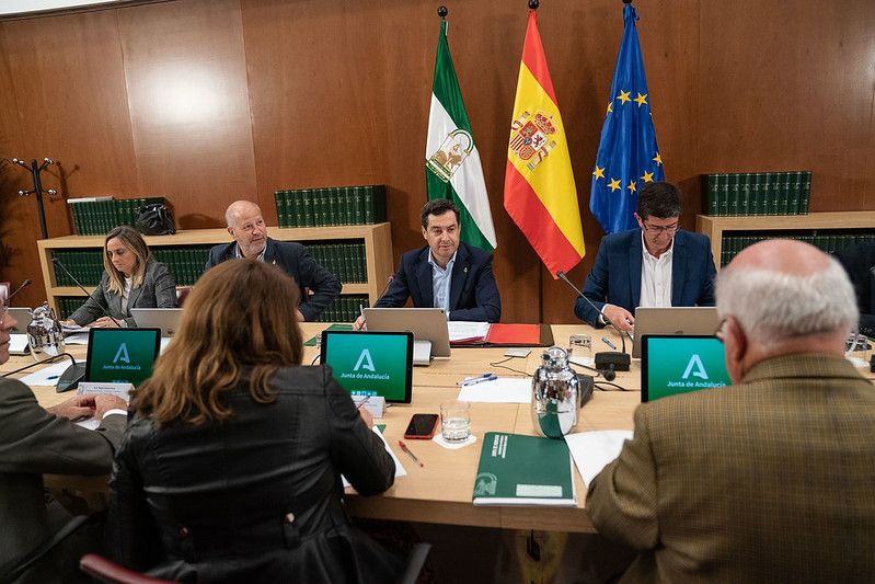 El presidente Moreno ha presidido la reunión del Comité Ejecutivo para el Control, Evaluación y Seguimiento de Situaciones Especiales, que ha analizado la evolución de la infección por coronavirus Covid-19 en Andalucía.