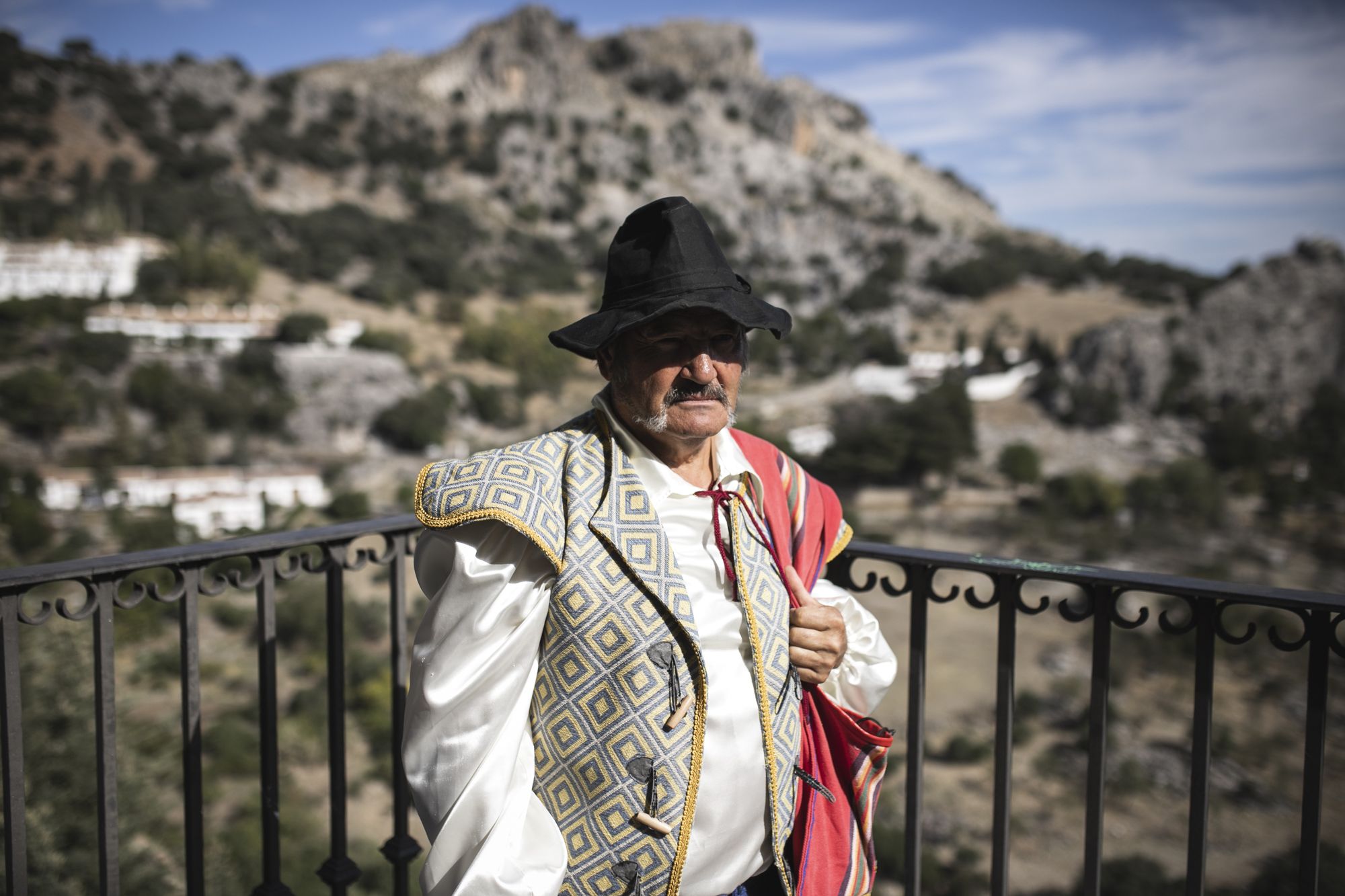 Uno de los vecinos ataviado con ropa de época. FRANCISCO MORENO