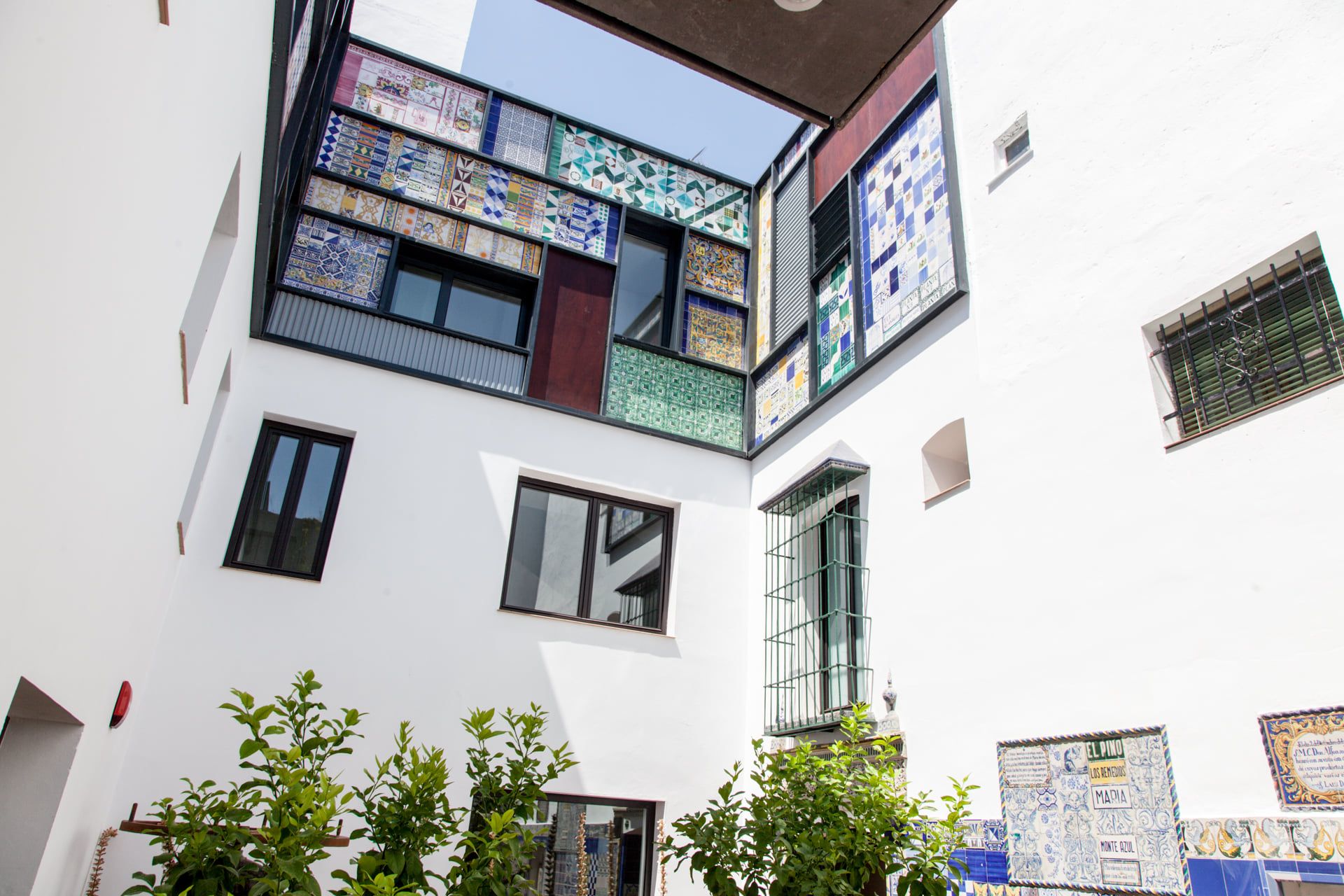 El hotel Triana Montalván es una antigua fábrica de cerámica. 