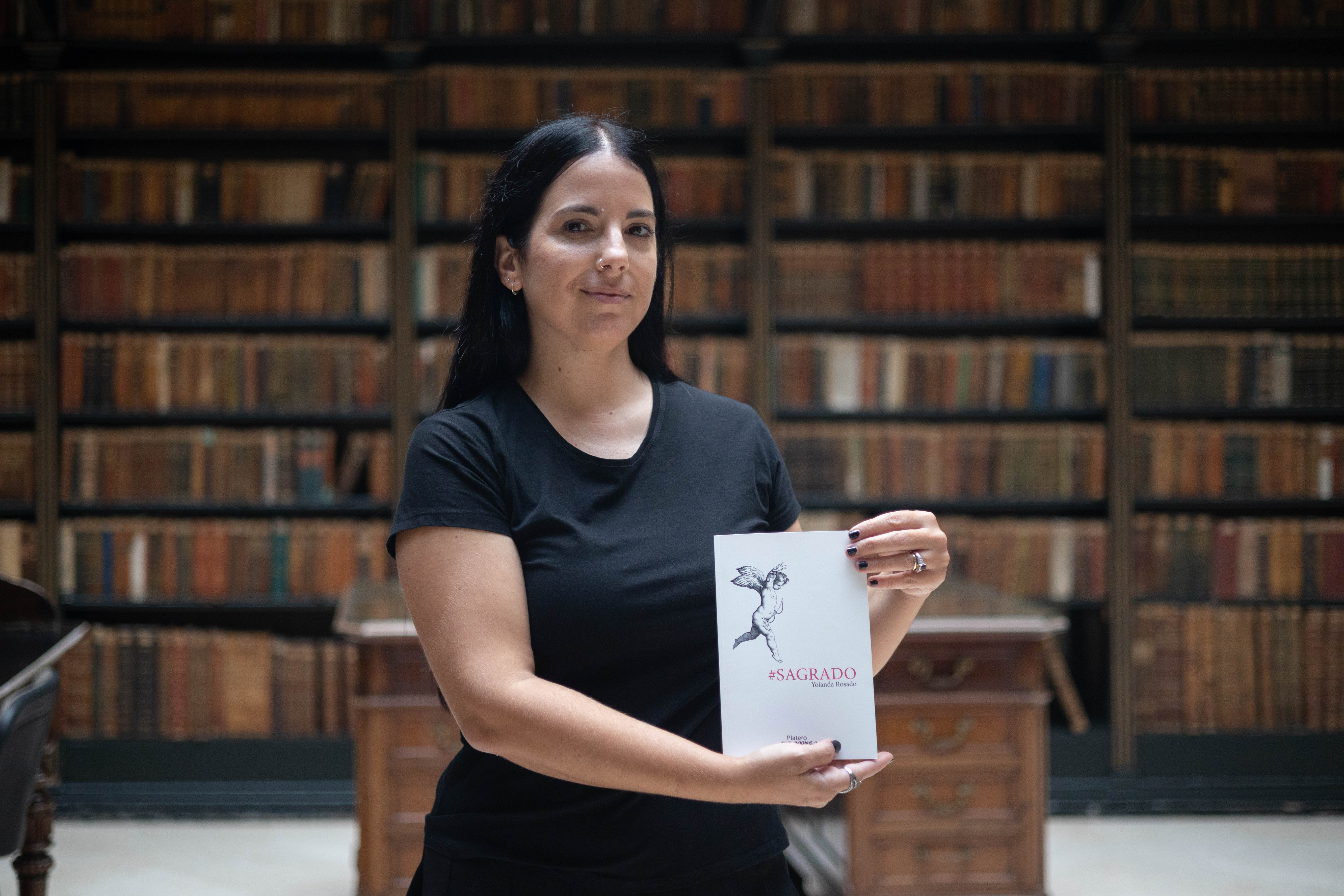 Yolanda Rosado, en la Biblioteca Central de Jerez, tras la charla.