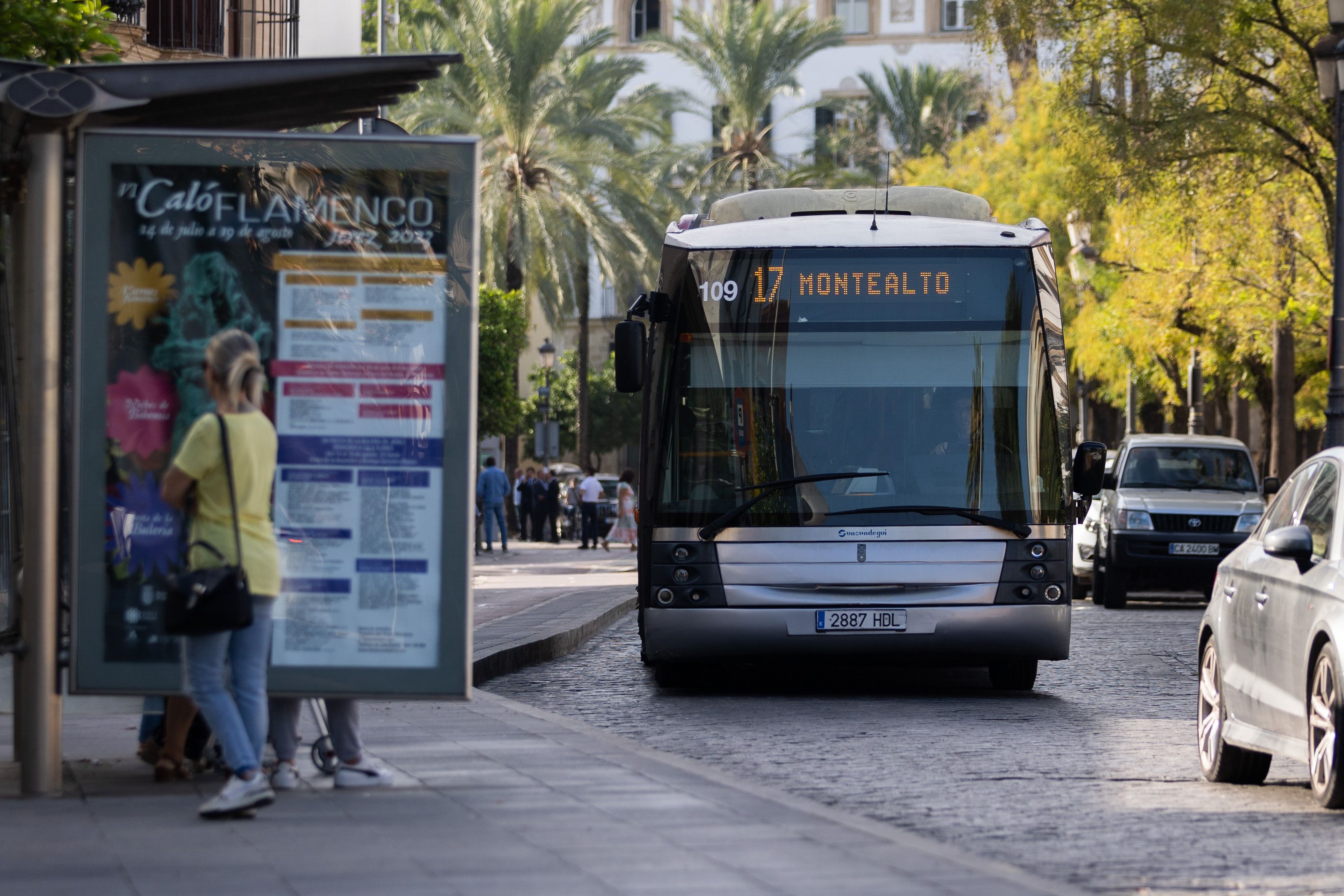 Un autobús urbano de Jerez, que gestiona la empresa municipal Comujesa.