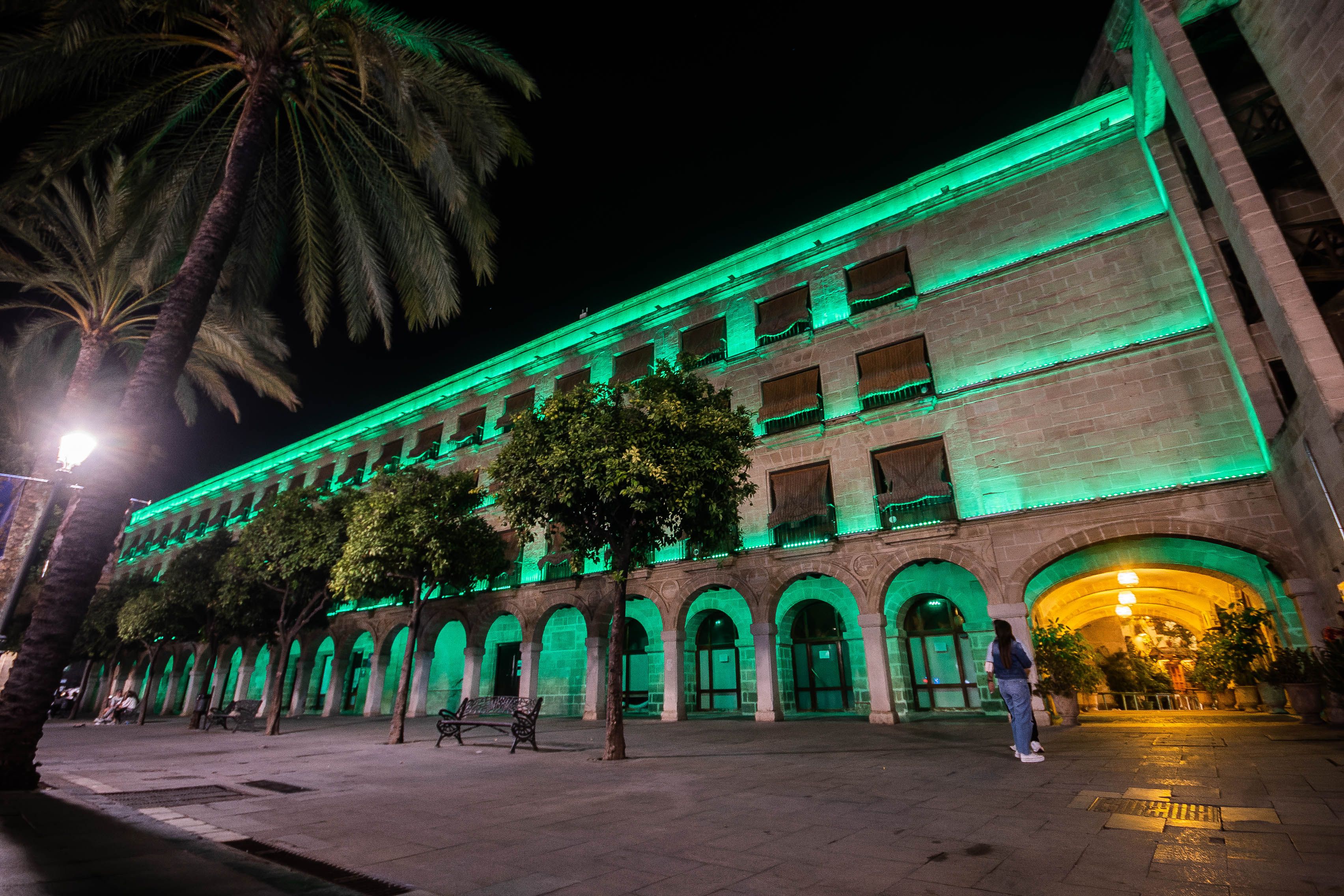 El edificio Los Arcos del Arenal, sede de la Delegación Municipal de Urbanismo.