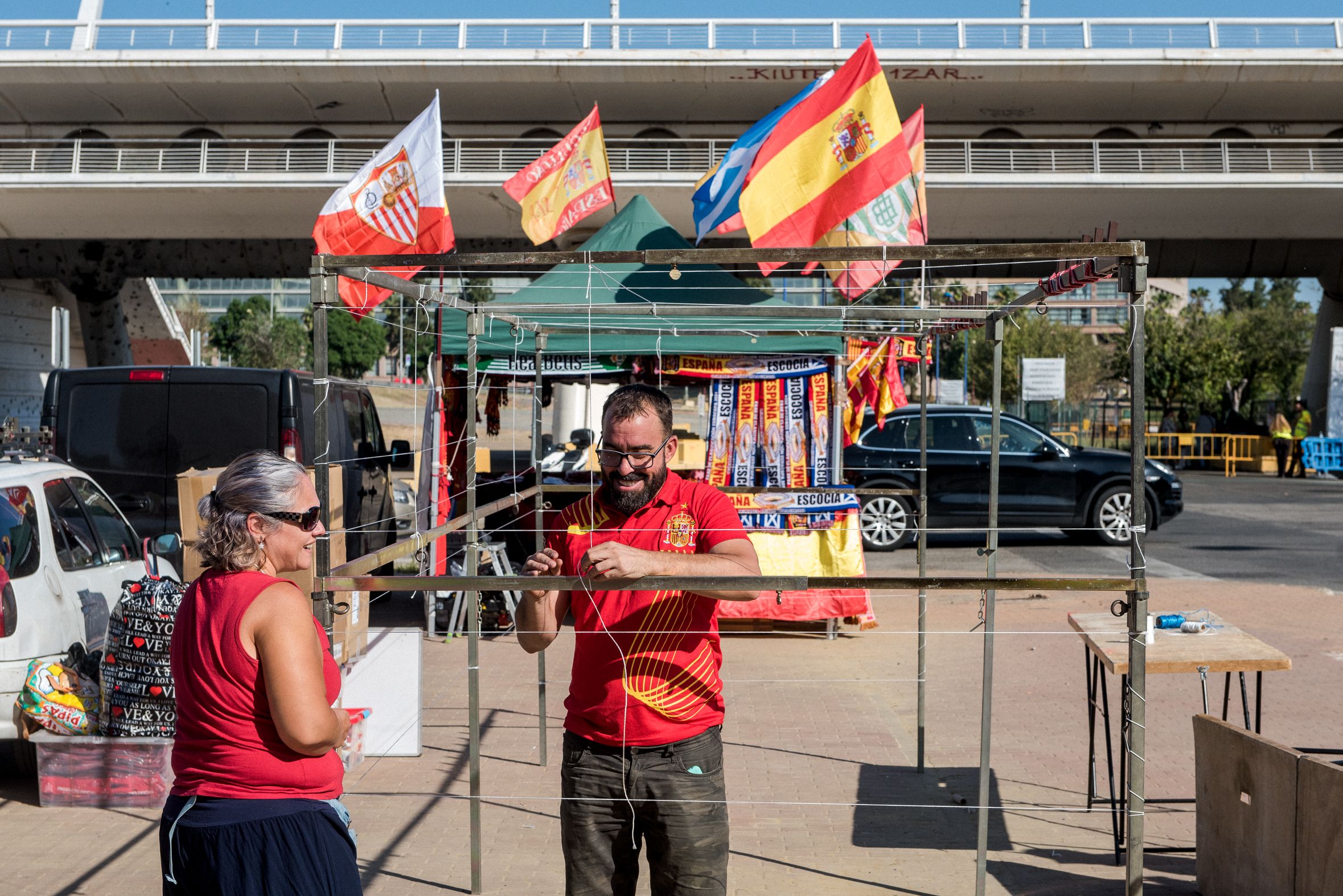 BANDERAS ESPAÑA ESTADIO CARTUJA 2