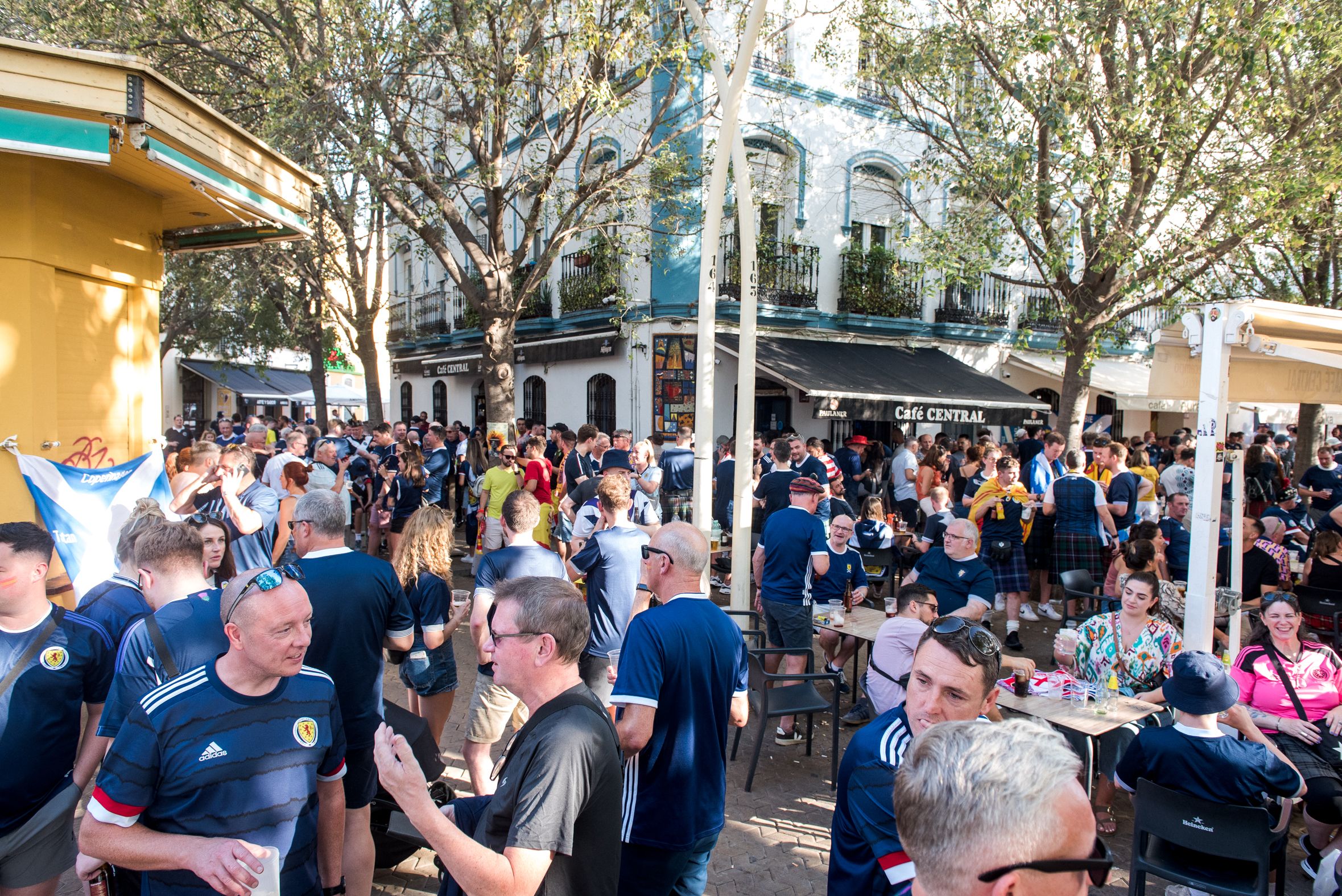Del Arenal a la Alameda, el centro estuvo lleno de escoceses y españoles.