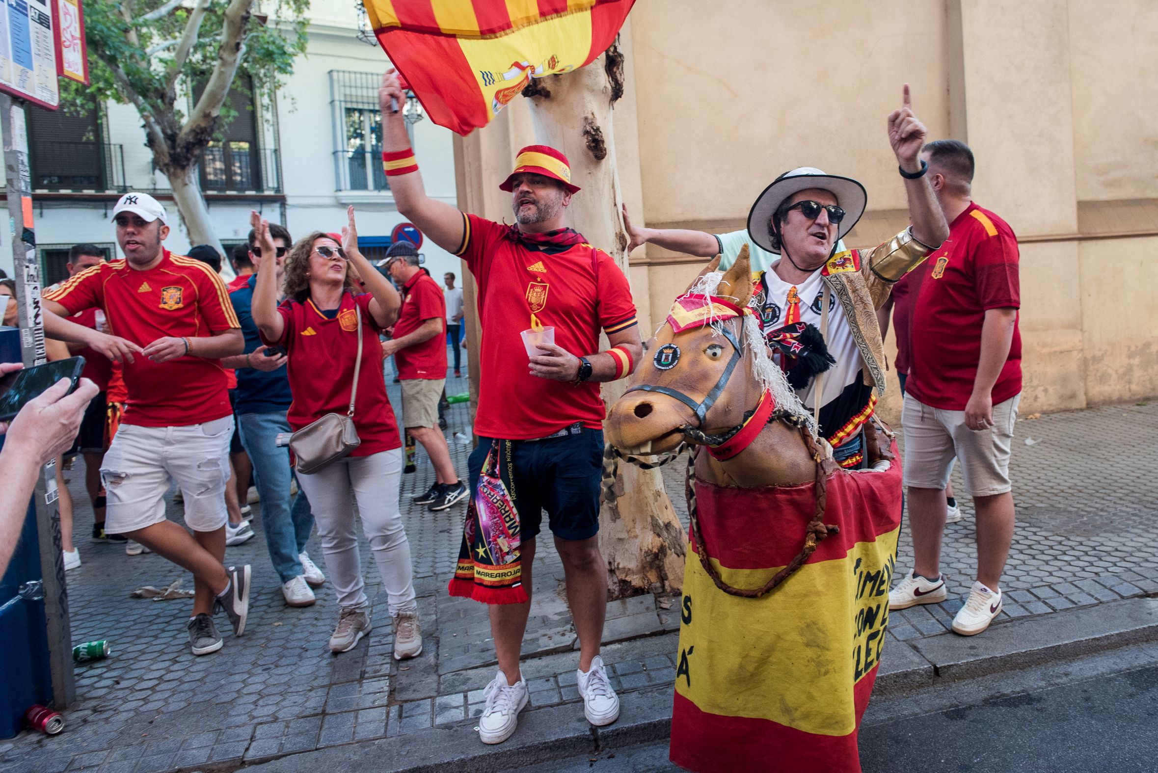 Aficionados de España en este 12 de octubre.
