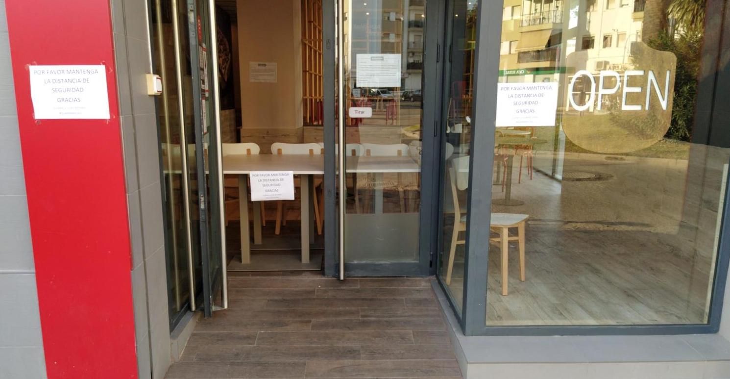 Entrada al Telepizza en Jerez.
