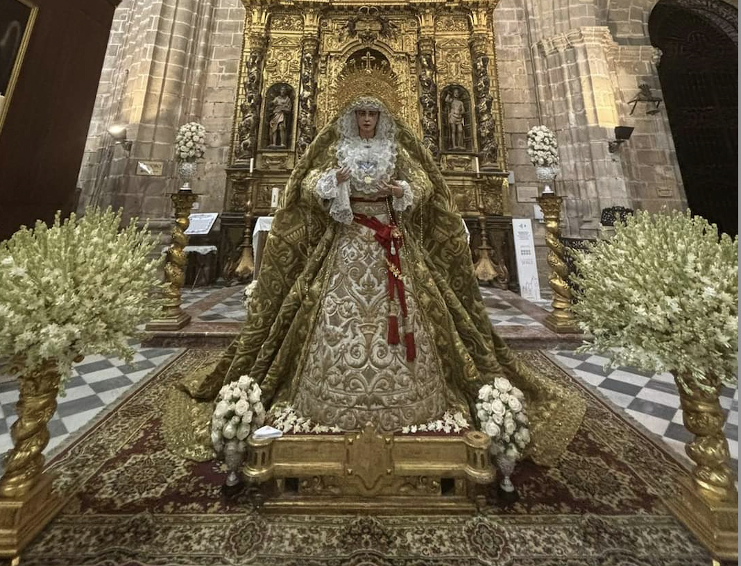 Nuestra Señora de la Estrella de besamanos en la Catedral. 