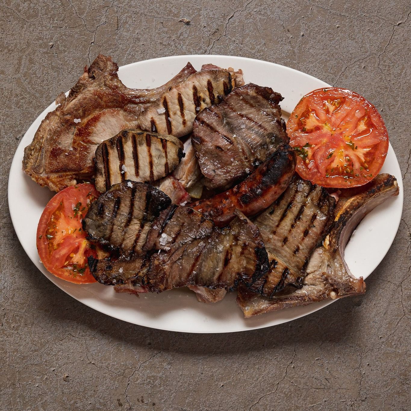 Un surtido ibérico que ilustra de forma concreta la oferta del local.