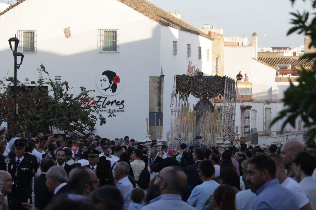 La Estrella Coronada, a su paso por la plaza Belén.