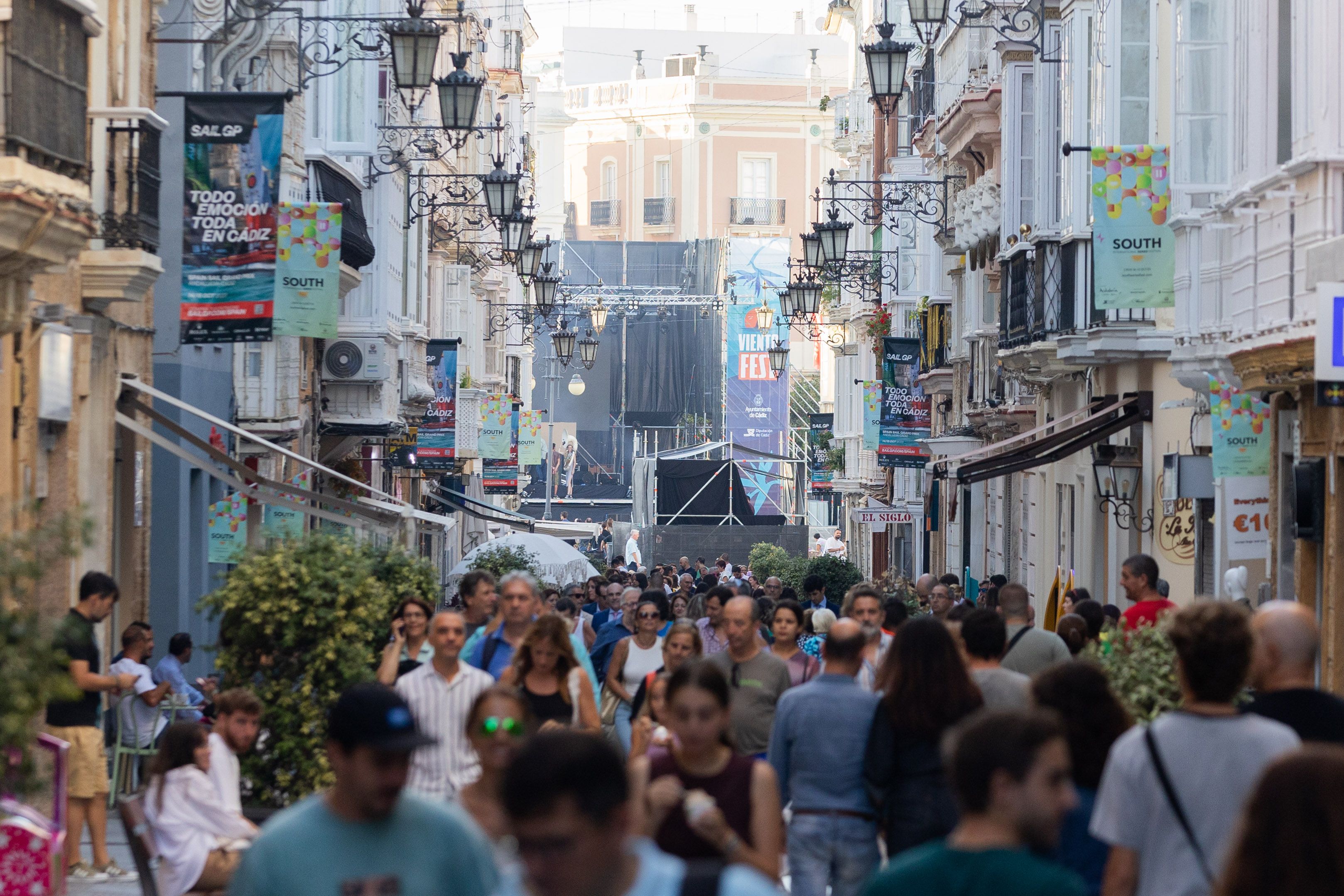 El centro de Cádiz, lleno durante el fin de semana de la SailGP.