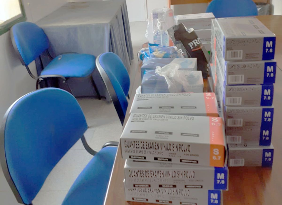 El material médico recogido en La Barca.