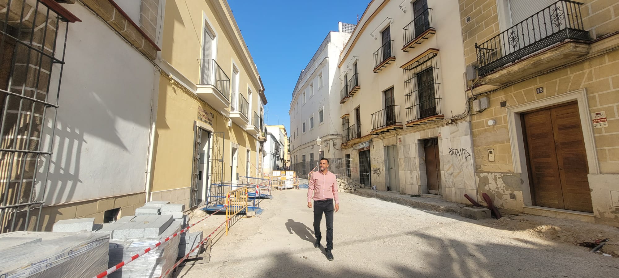 El PSOE de Jerez denuncia otro frenazo de la obra de plaza San Juan casi un año después de iniciarse las obras.
