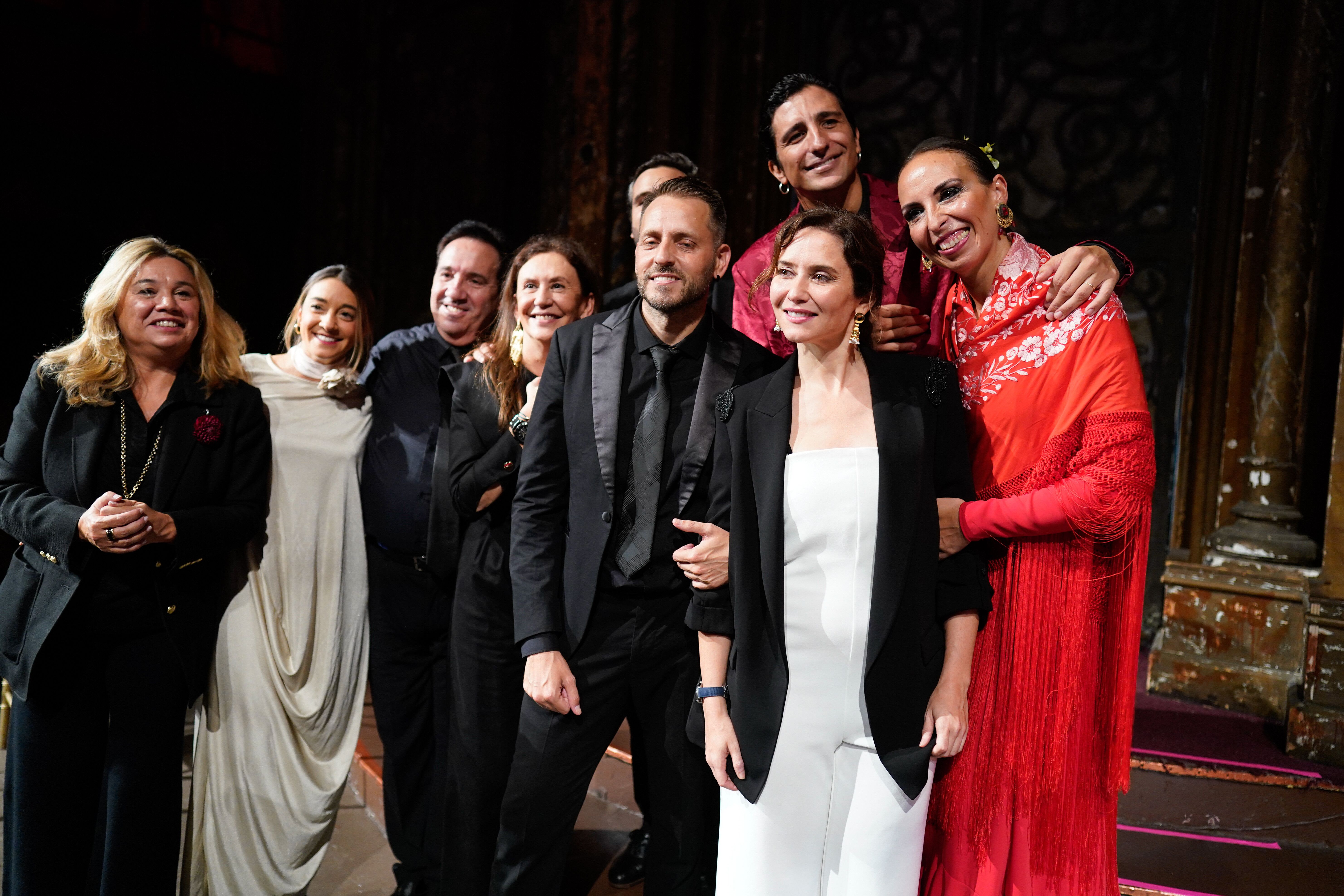 La presidenta de la Comunidad de Madrid, Isabel Díaz Ayuso, ha asistido en la Fundación Ángel Orensanz de Nueva York al espectáculo 'Authentic Flamenco', y ha posado con sus protagonistas.