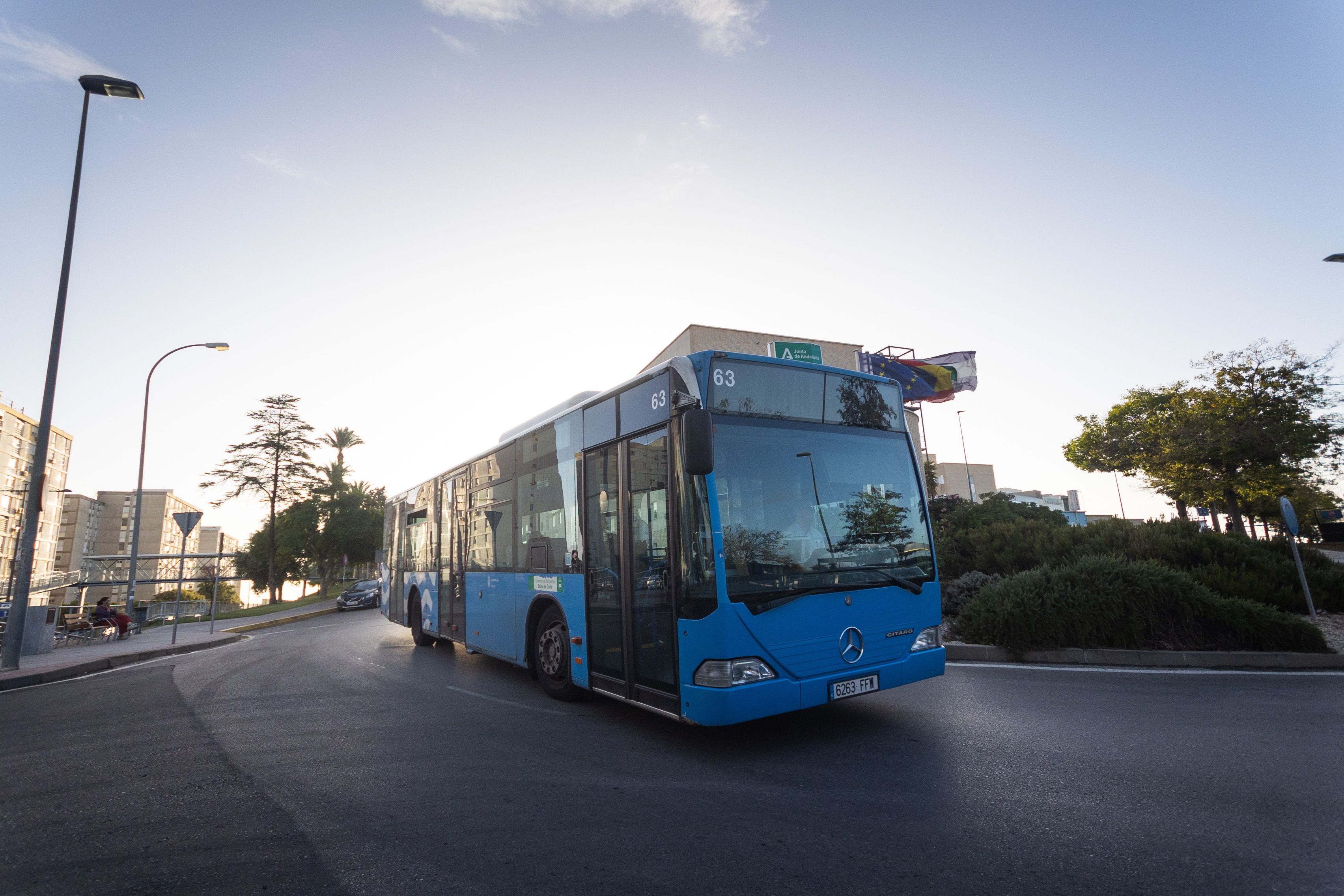 Un autobús urbano en Jerez, en una imagen reciente.