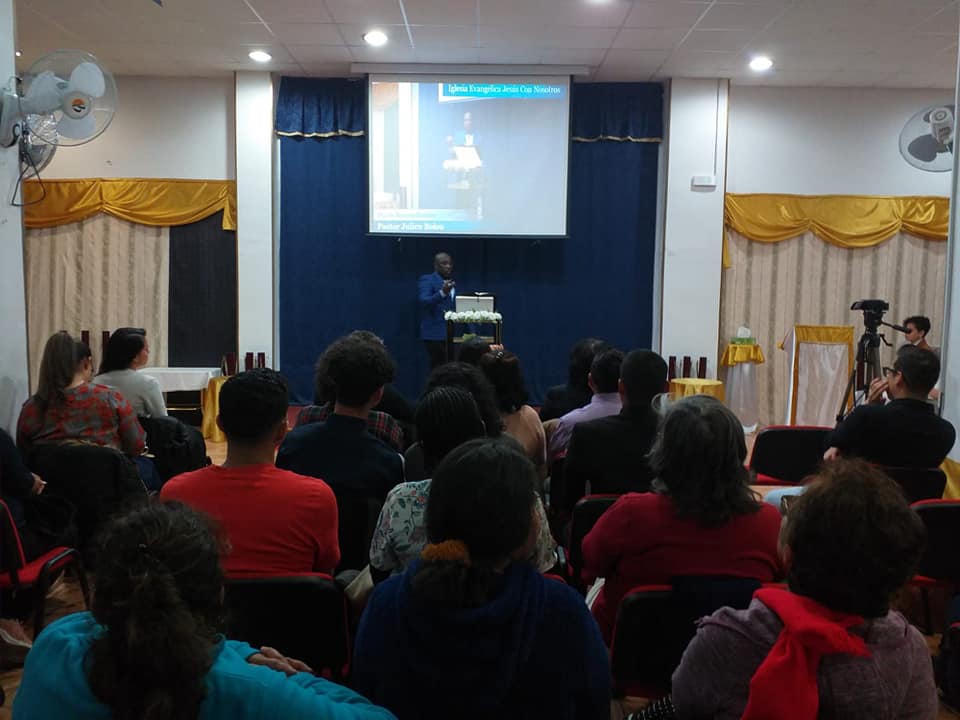 Un culto de la iglesia evangélica de Málaga desalojada durante el estado de alarma.