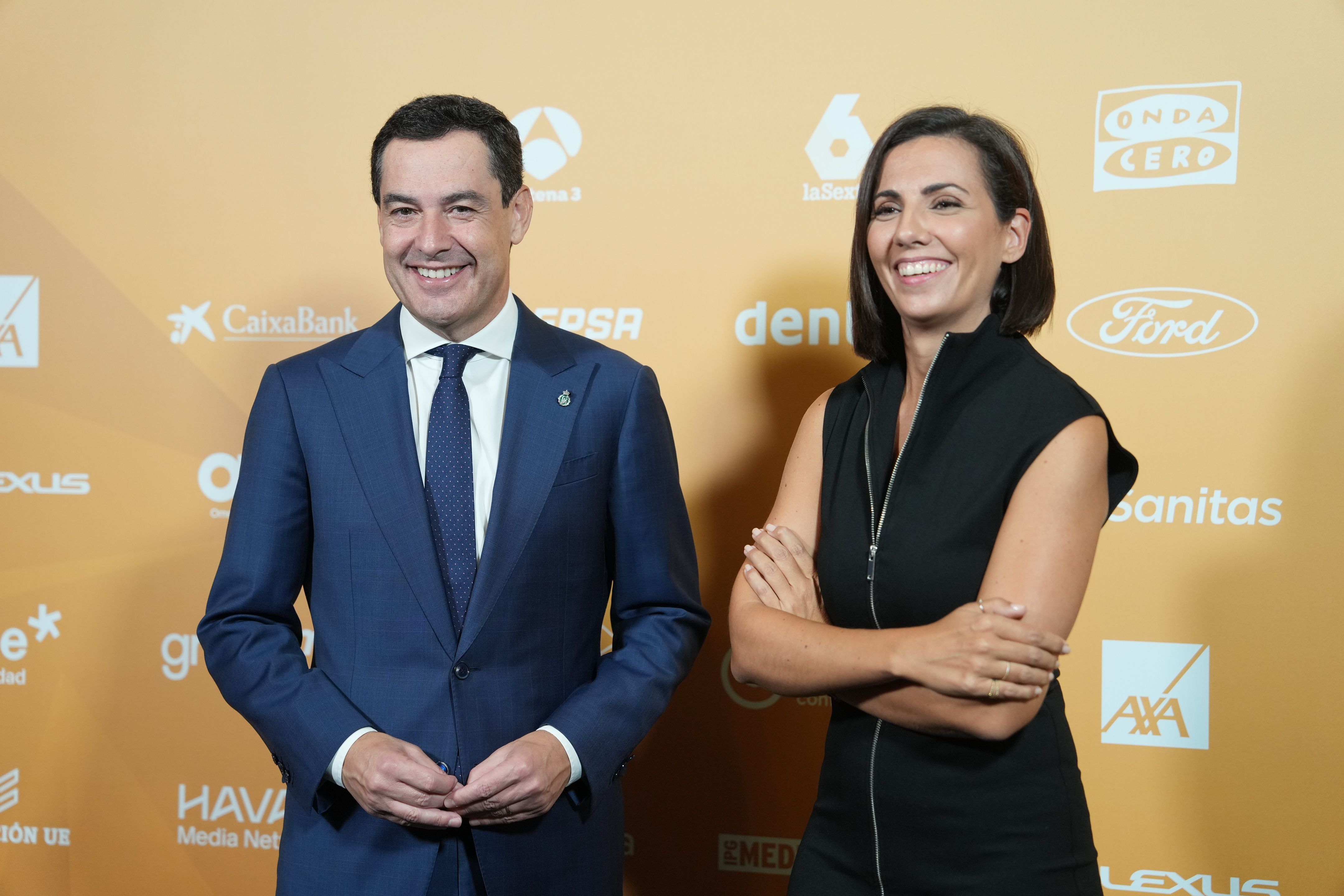 Juanma Moreno y Ana Pastor, periodista de Atresmedia, en el arranque del foro celebrado en Madrid, este pasado miércoles.