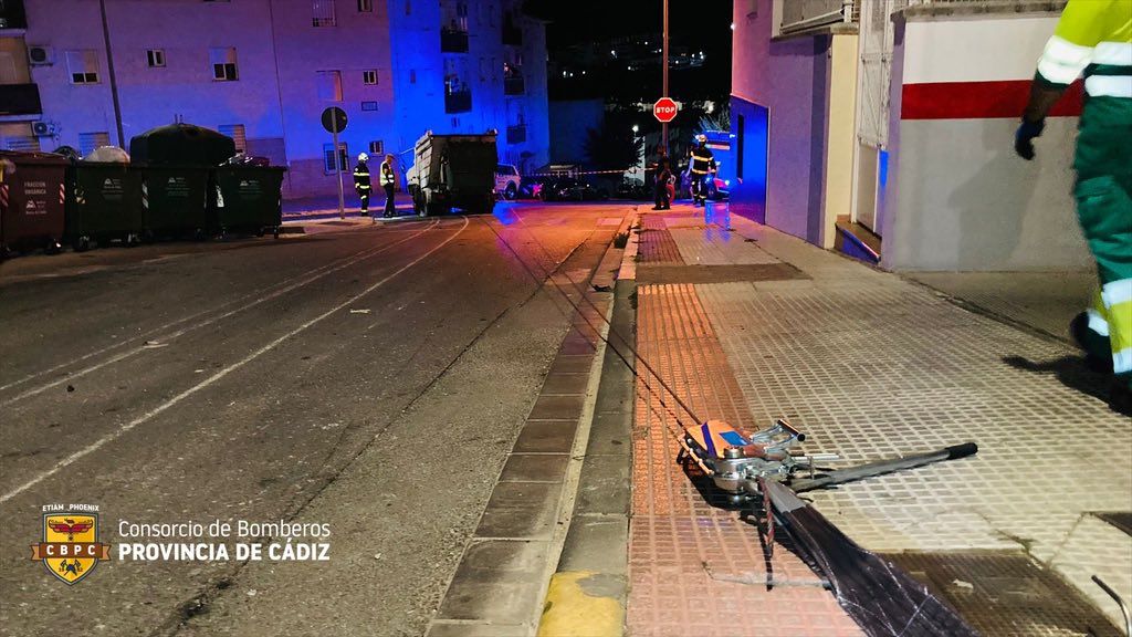 El accidente del camión de basura de Ubrique, que perdió los frenos. El accidente del camión de basura de Ubrique, que perdió los frenos.