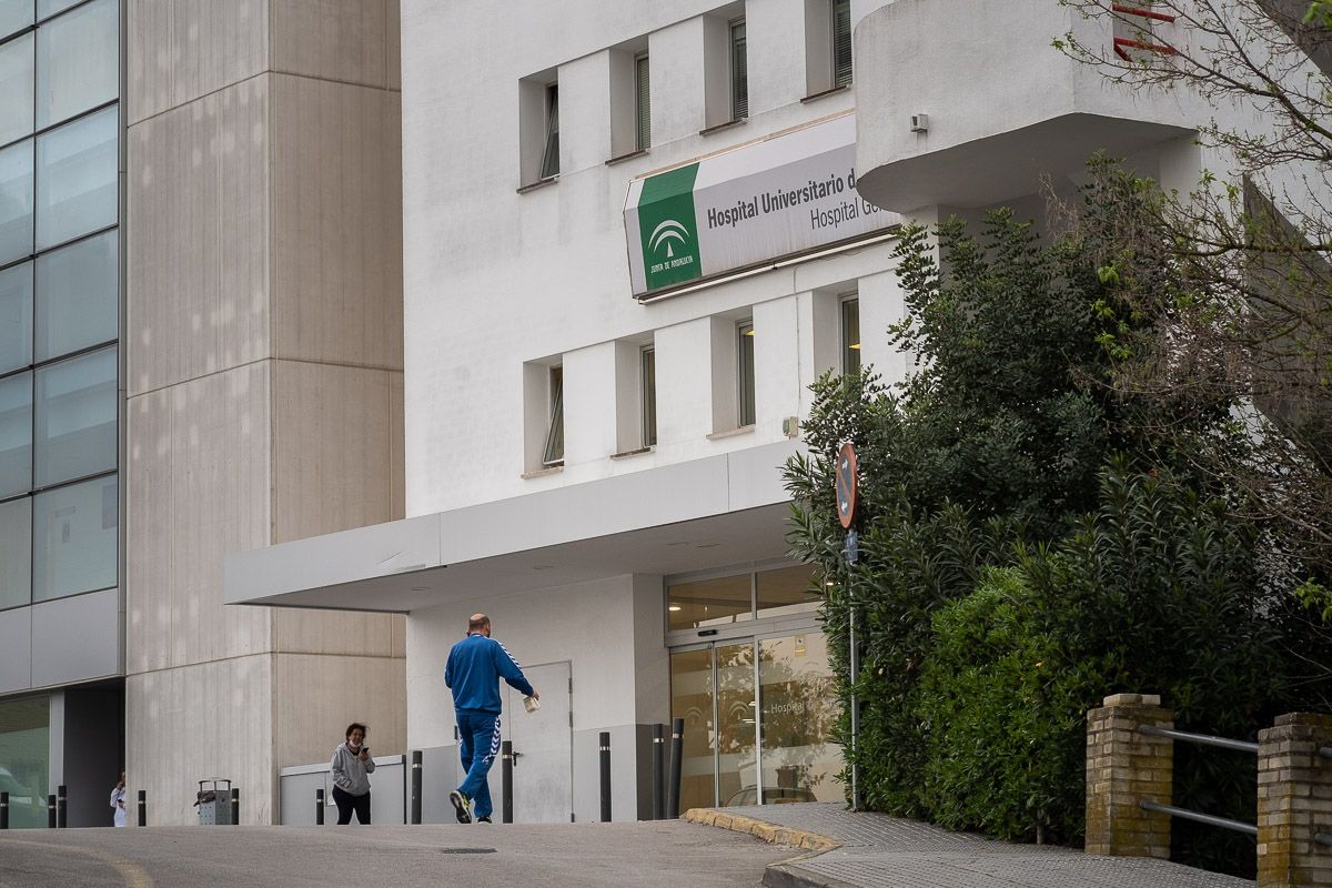 El Hospital de Jerez, durante la pandemia. FOTO: MANU GARCÏA