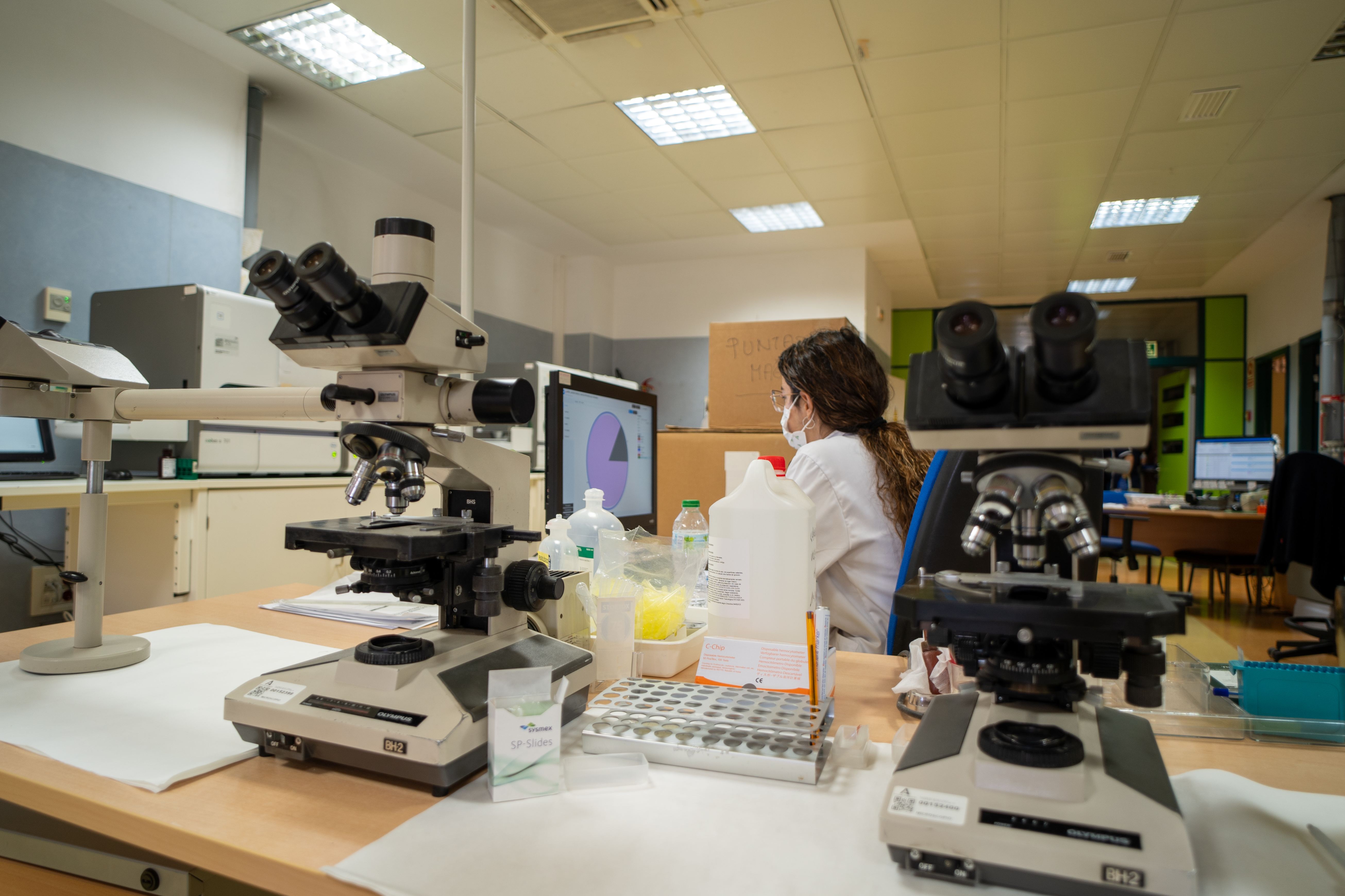 400 expertos convierten a Cádiz en el epicentro de la investigación biomédica nacional. En la imagen, un laboratorio de biomedicina del SAS.