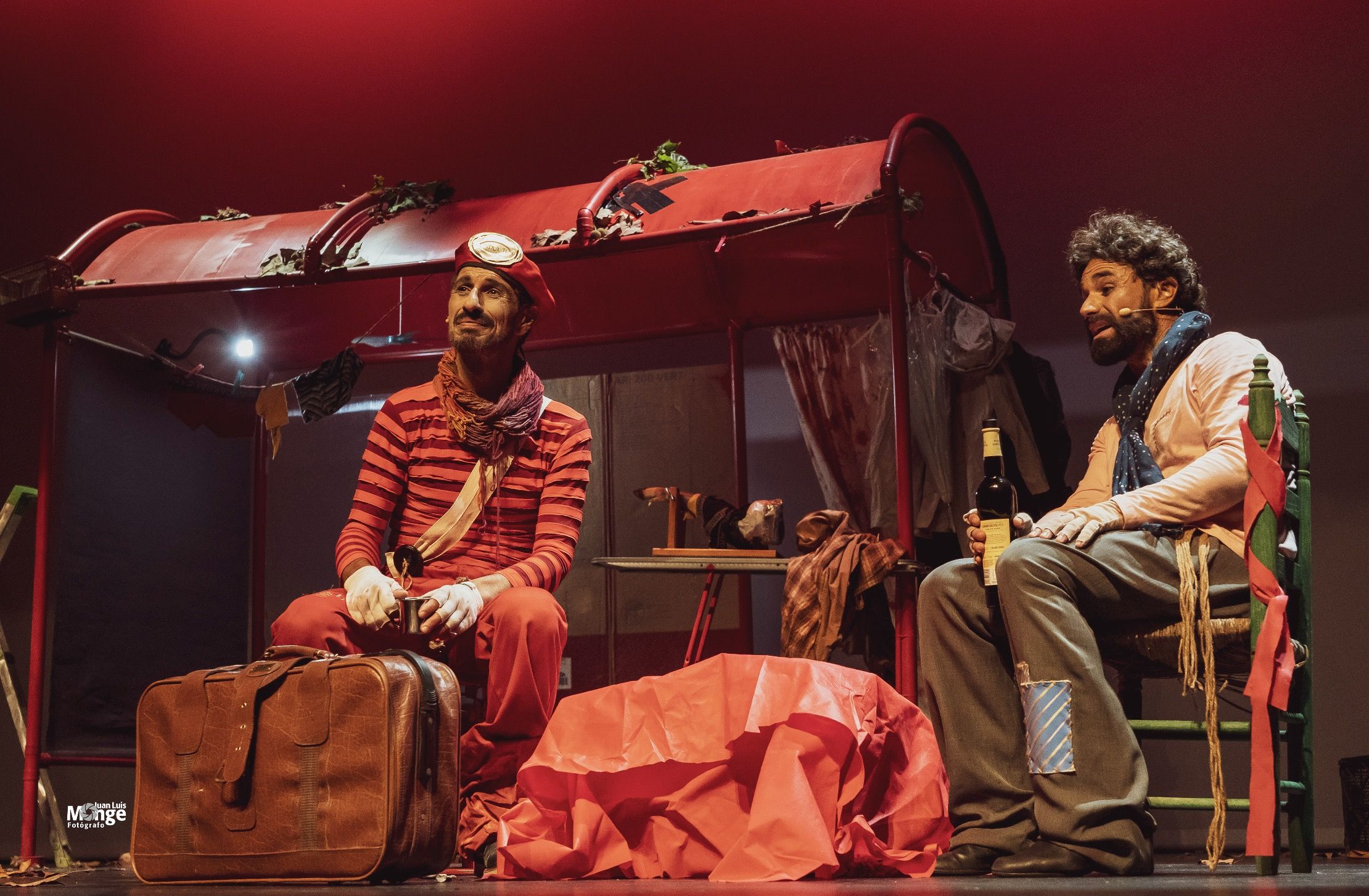 Álvaro Galán y Selu del Puerto maridaron teatro y flamenco durante el espectáculo Flamencólico - La Parada en la Bienal de Cádiz, Jerez y los Puertos