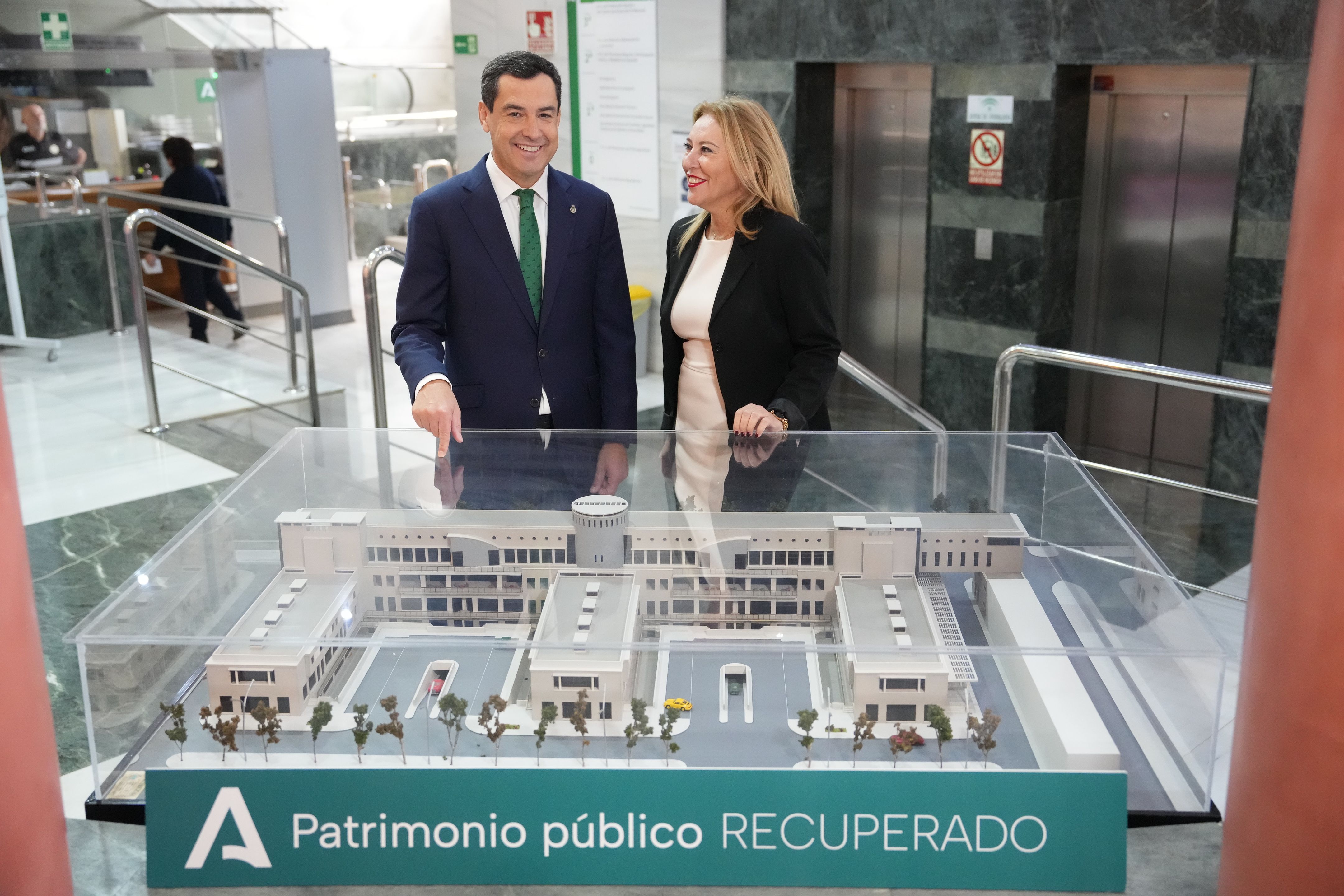 Moreno, en el anuncio de la recompra por la Junta de los inmuebles del fondo de inversión.