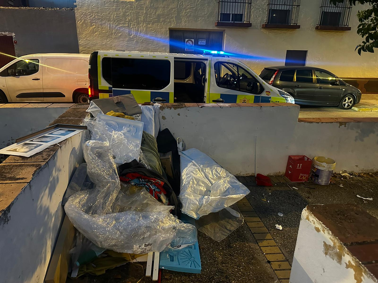 Trabajos de limpieza en varios puntos convertidos en vertederos incontrolados en El Puerto.