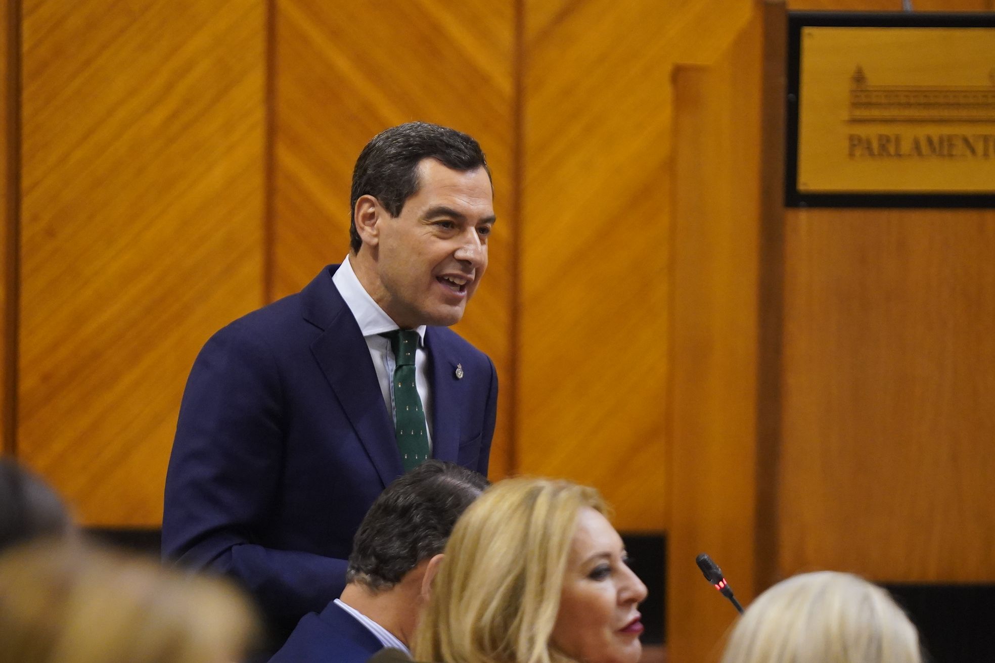 Juanma Moreno durante la sesión de control.