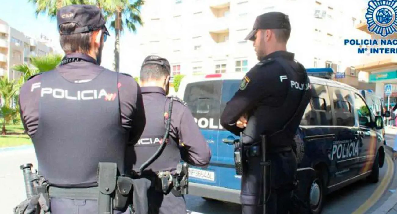 Agentes de la Policía Nacional, en una imagen de archivo, en Sevilla.