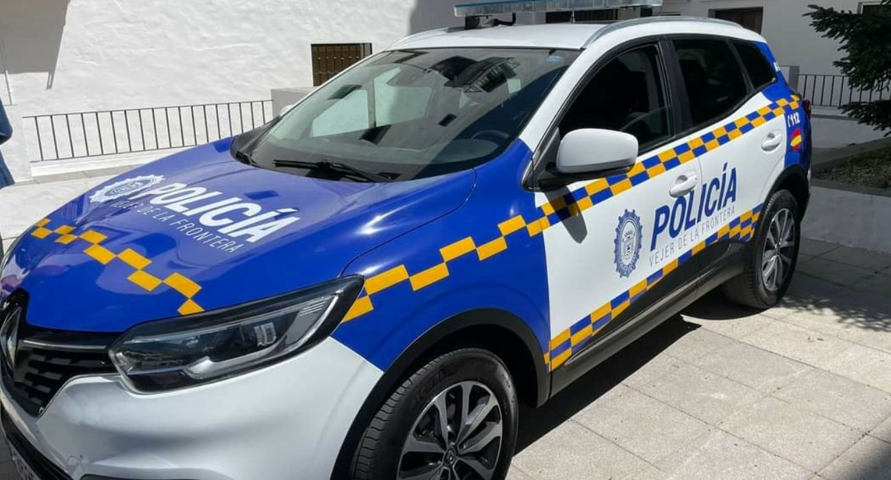 La Policía Local de Vejer fue la primera en llegar al restaurante.