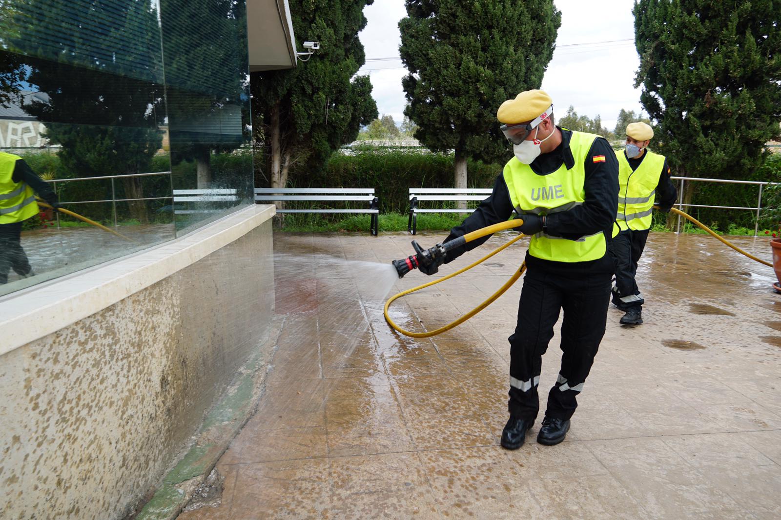 Labores de desinfección de la UME en Málaga, en una imagen reciente.