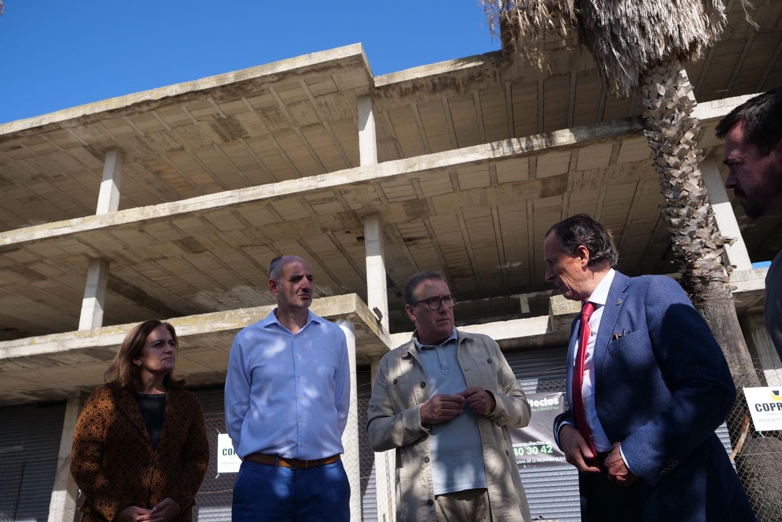 Construirán 30 apartamentos en una estructura abandonada durante 22 años en la urbanización de Los Gallos de Chiclana.