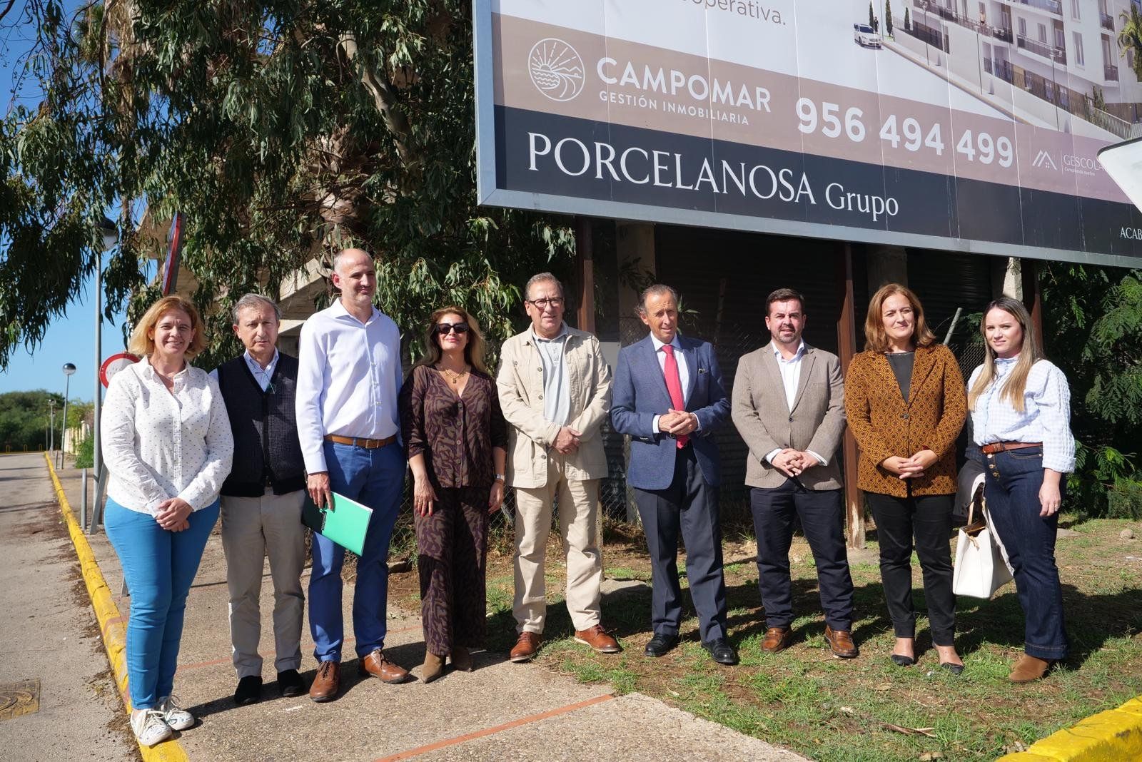 Visita a la urbanización de Los Gallos.