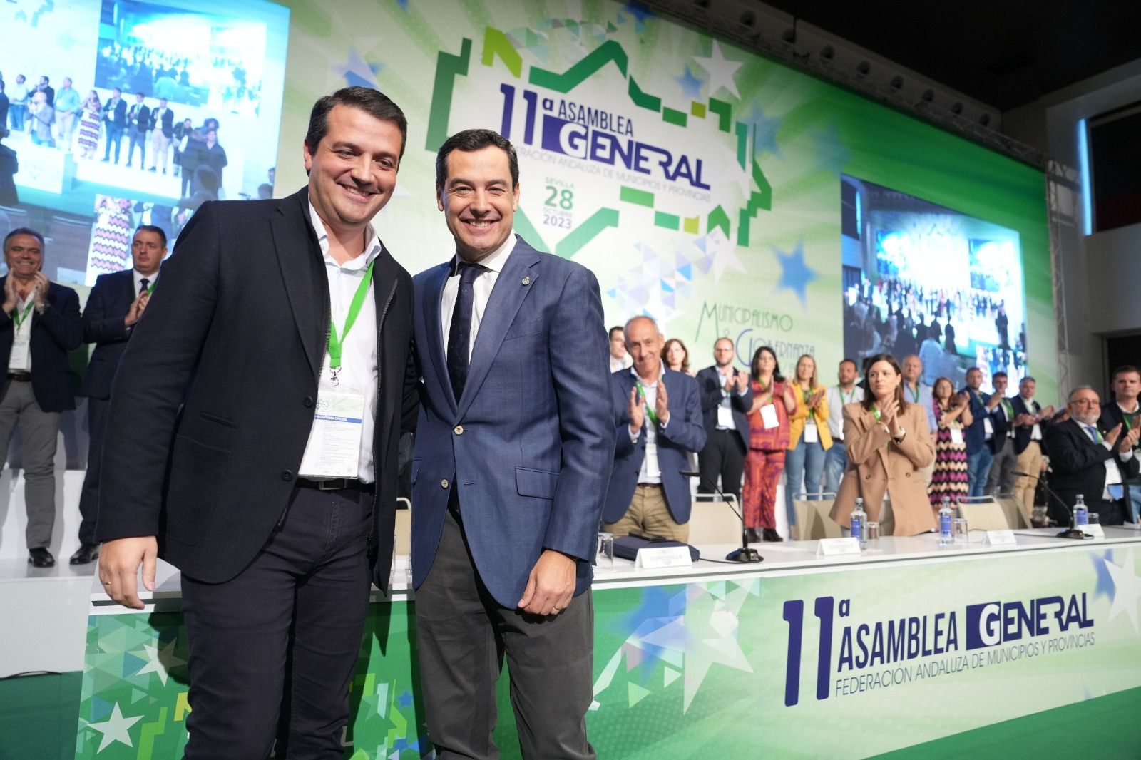 Bellido y Moreno, en la asamblea de la FAMP que ha dado el poder al PP.