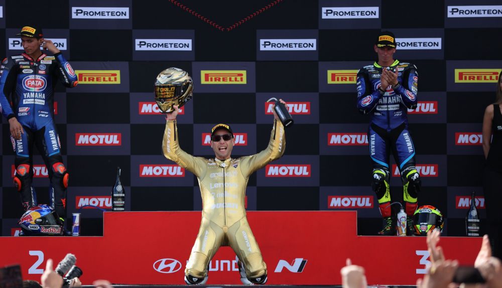 Bautista, en el podio de Jerez.