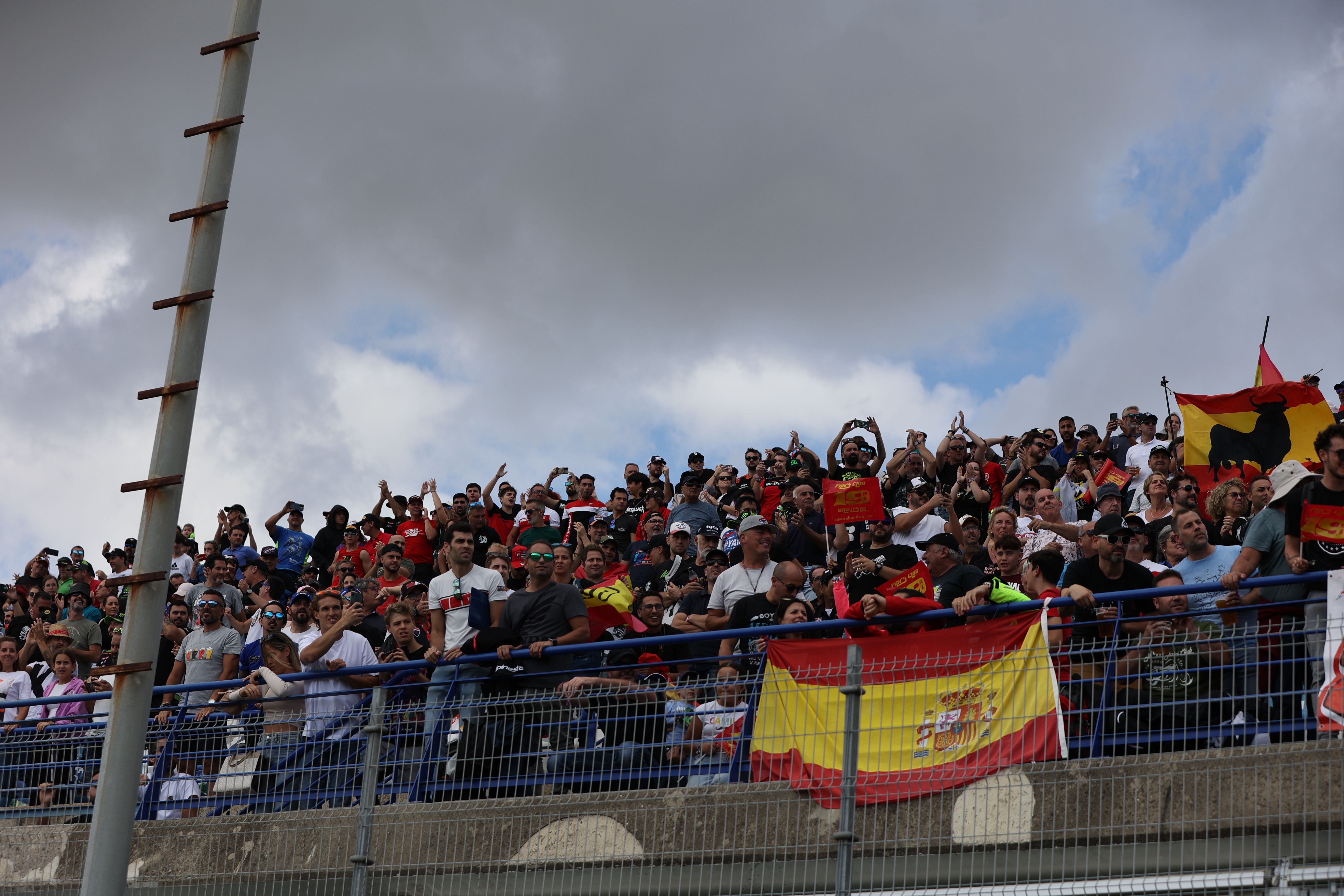 Las imágenes del circuito de Jerez, este sábado, en el Mundial de Superbikes.  KITO DOÑA
