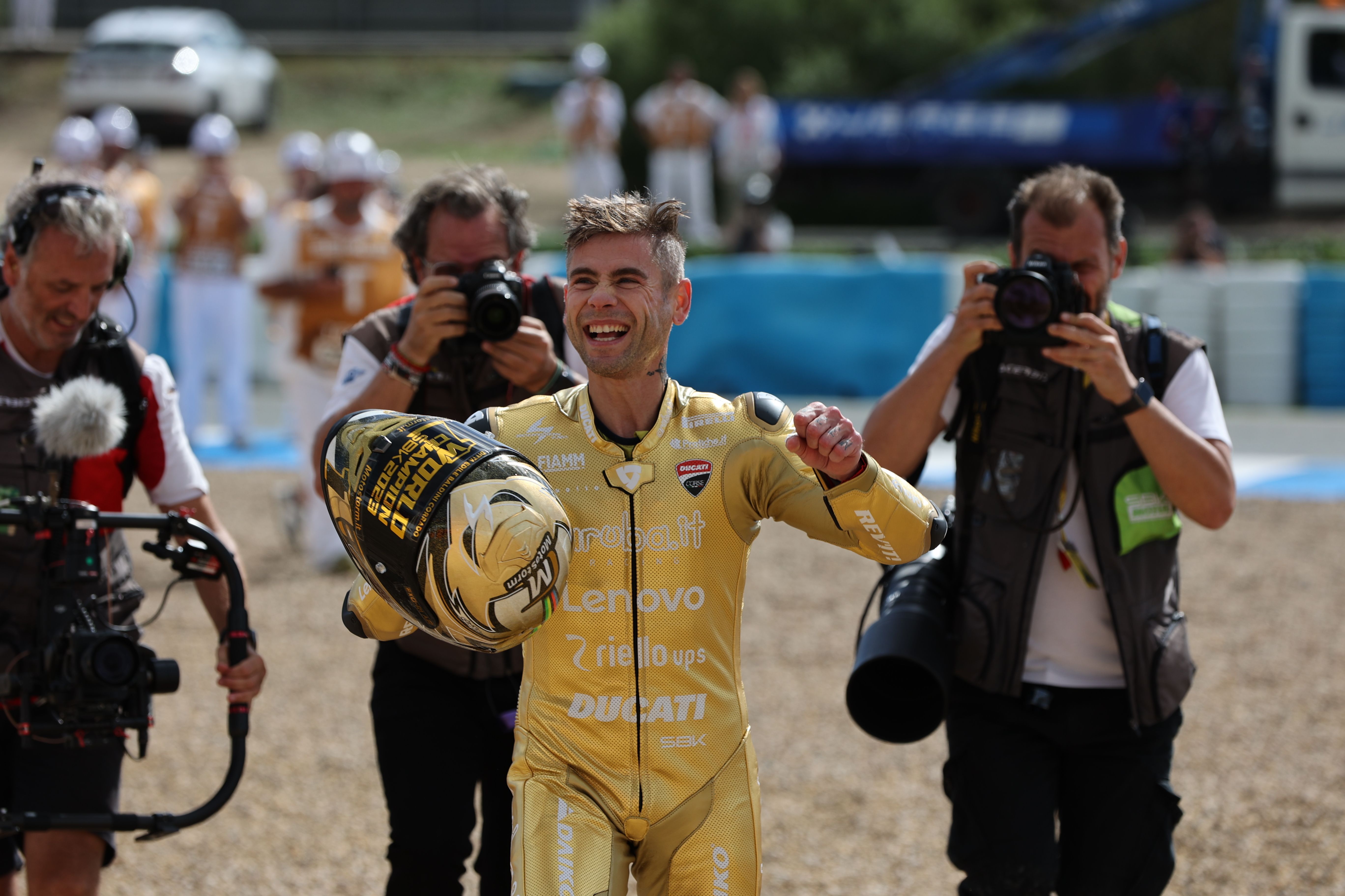 Las imágenes del circuito de Jerez, este sábado, en el Mundial de Superbikes.  KITO DOÑA