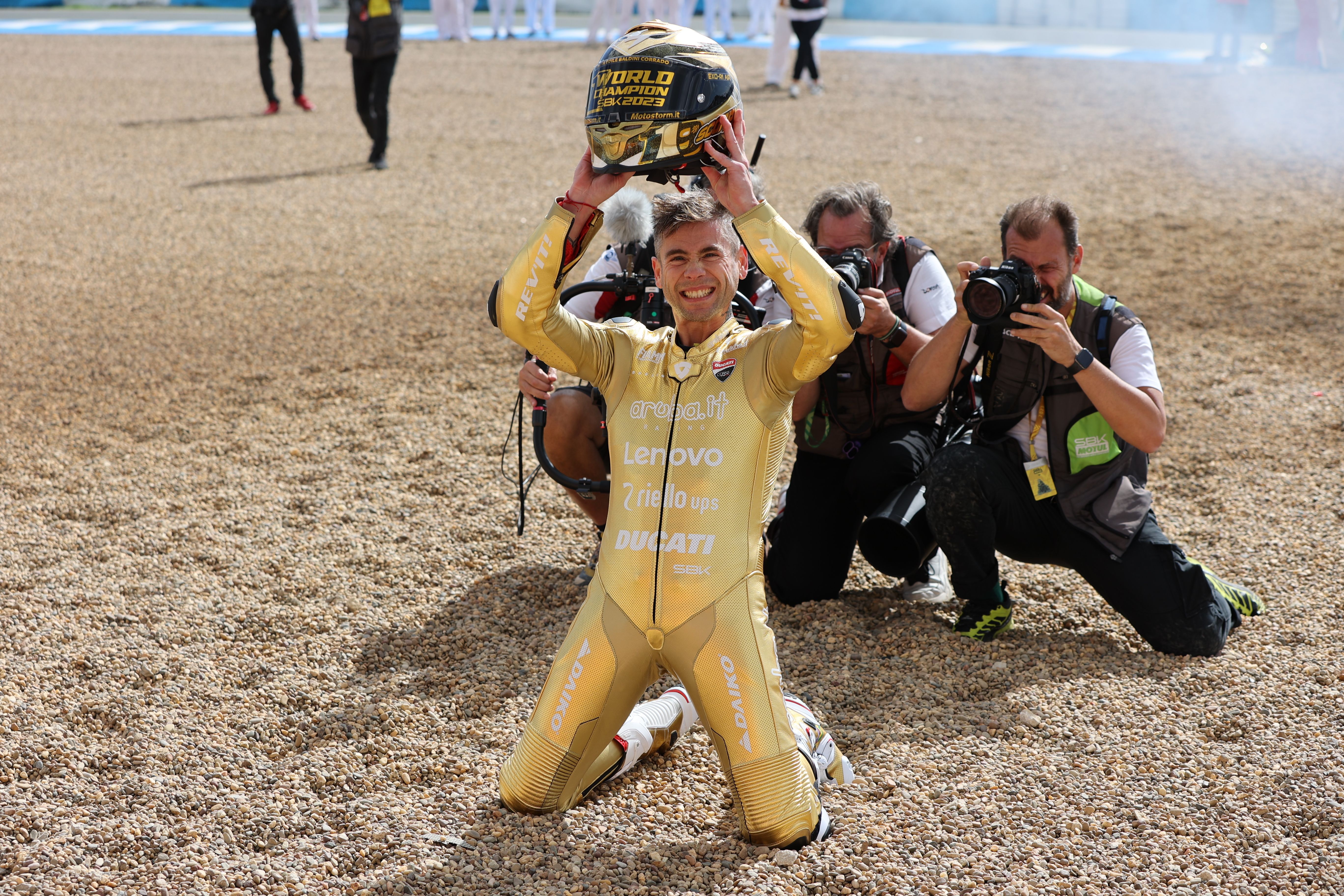 Las imágenes del circuito de Jerez, este sábado, en el Mundial de Superbikes.  KITO DOÑA