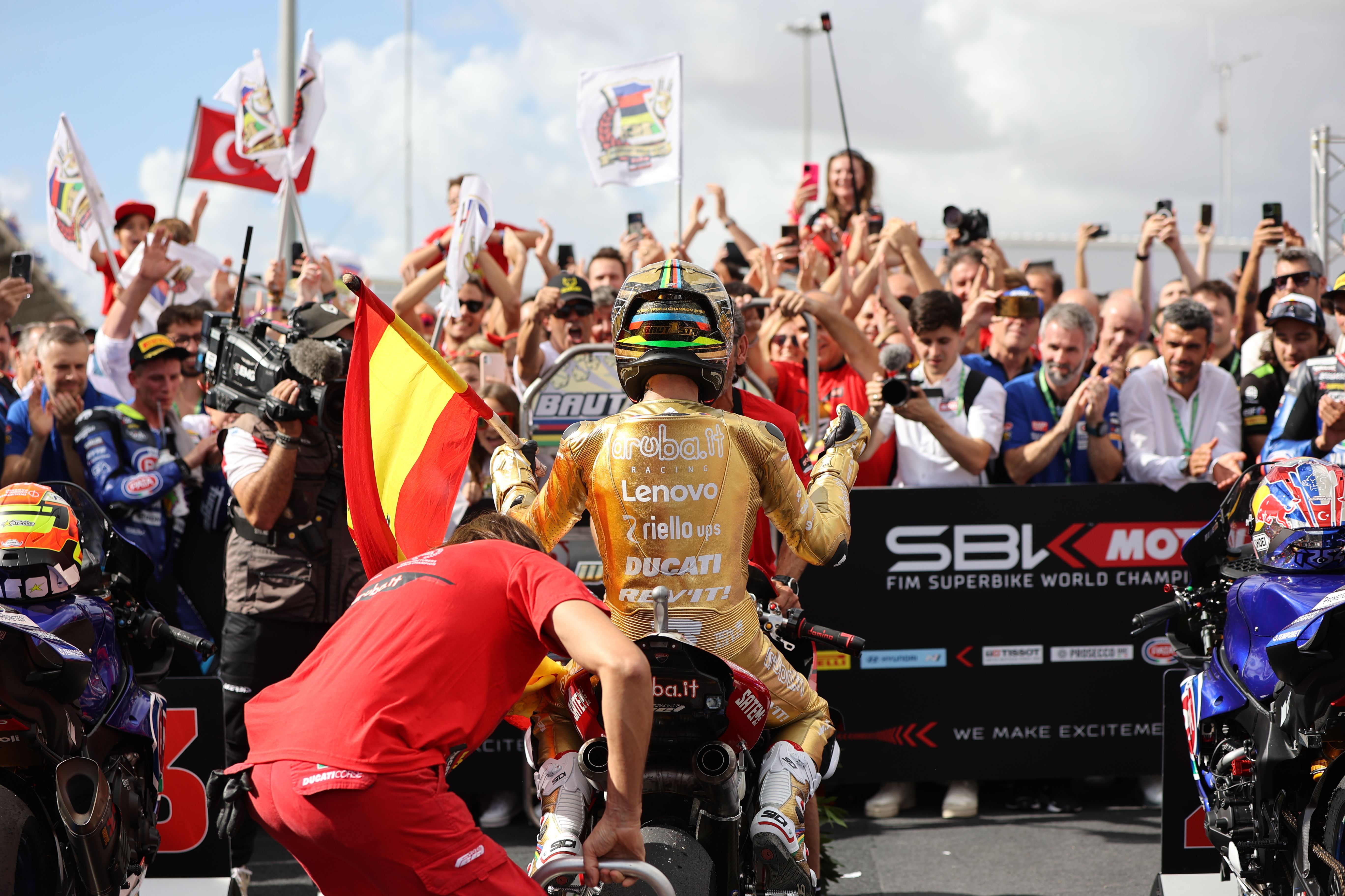 Las imágenes del circuito de Jerez, este sábado, en el Mundial de Superbikes.  KITO DOÑA