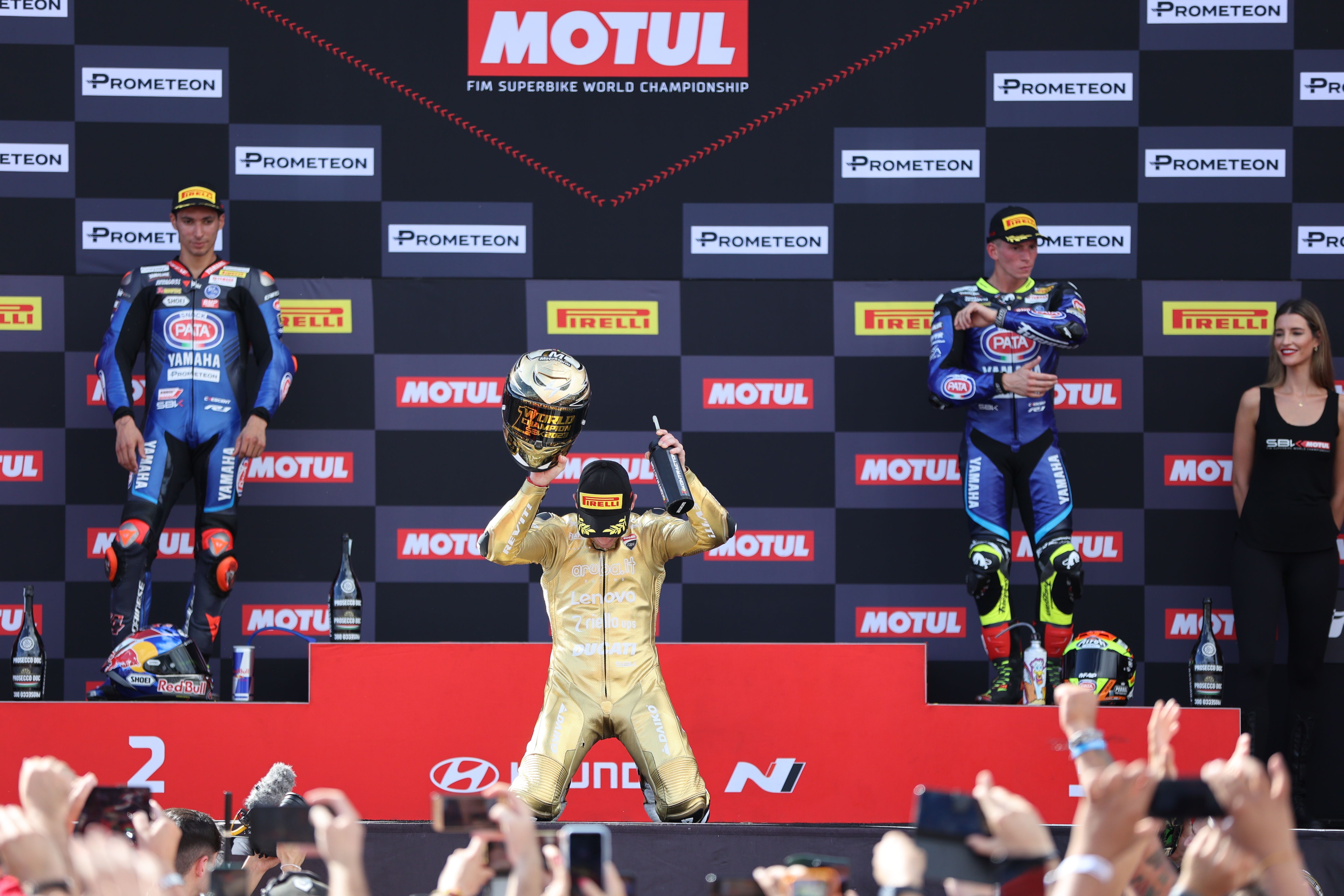 Las imágenes del circuito de Jerez, este sábado, en el Mundial de Superbikes.  KITO DOÑA