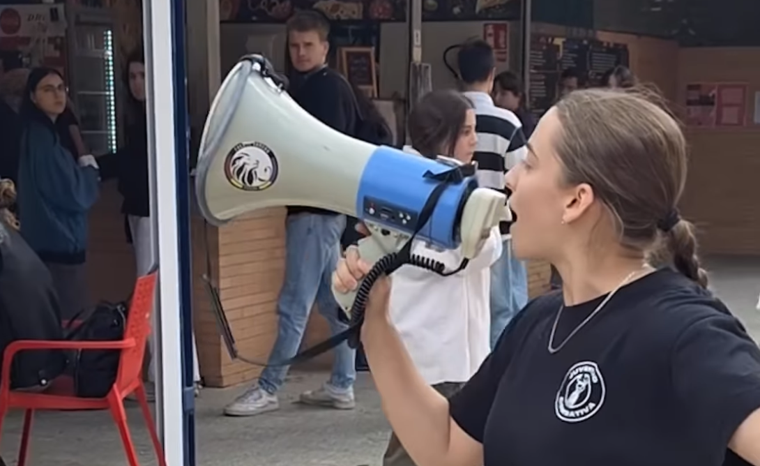 Juventud Combativa convoca una concentración en defensa de Ana.