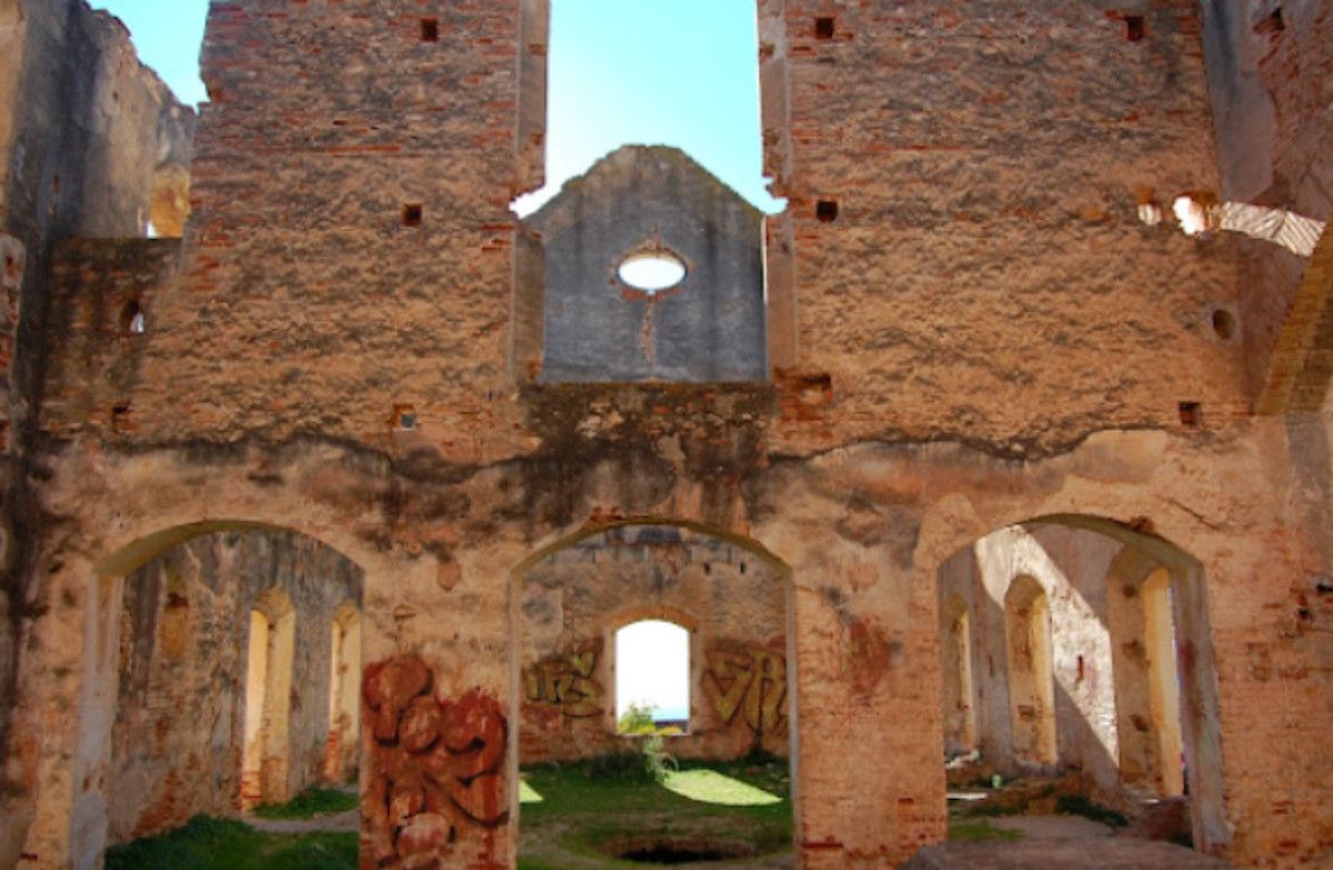 Estado del ingenio azucarero de San Joaquín, en Maro, Málaga. Estado del ingenio azucarero de San Joaquín, en Maro, Málaga.