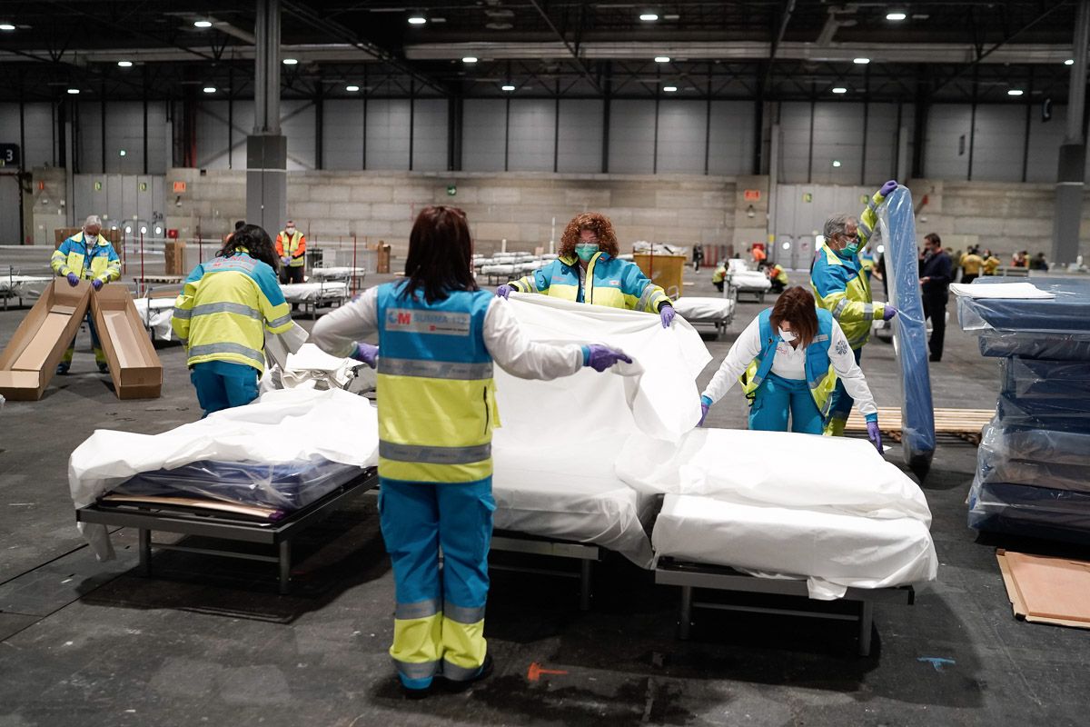 Sanitarios, en el hospital de emergencia habilitado en IFEMA en marzo.