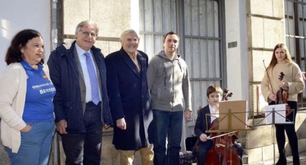 Servando Álvarez-Beigbeder, en el centro de la imagen, en un homenaje en Jerez a su padre.