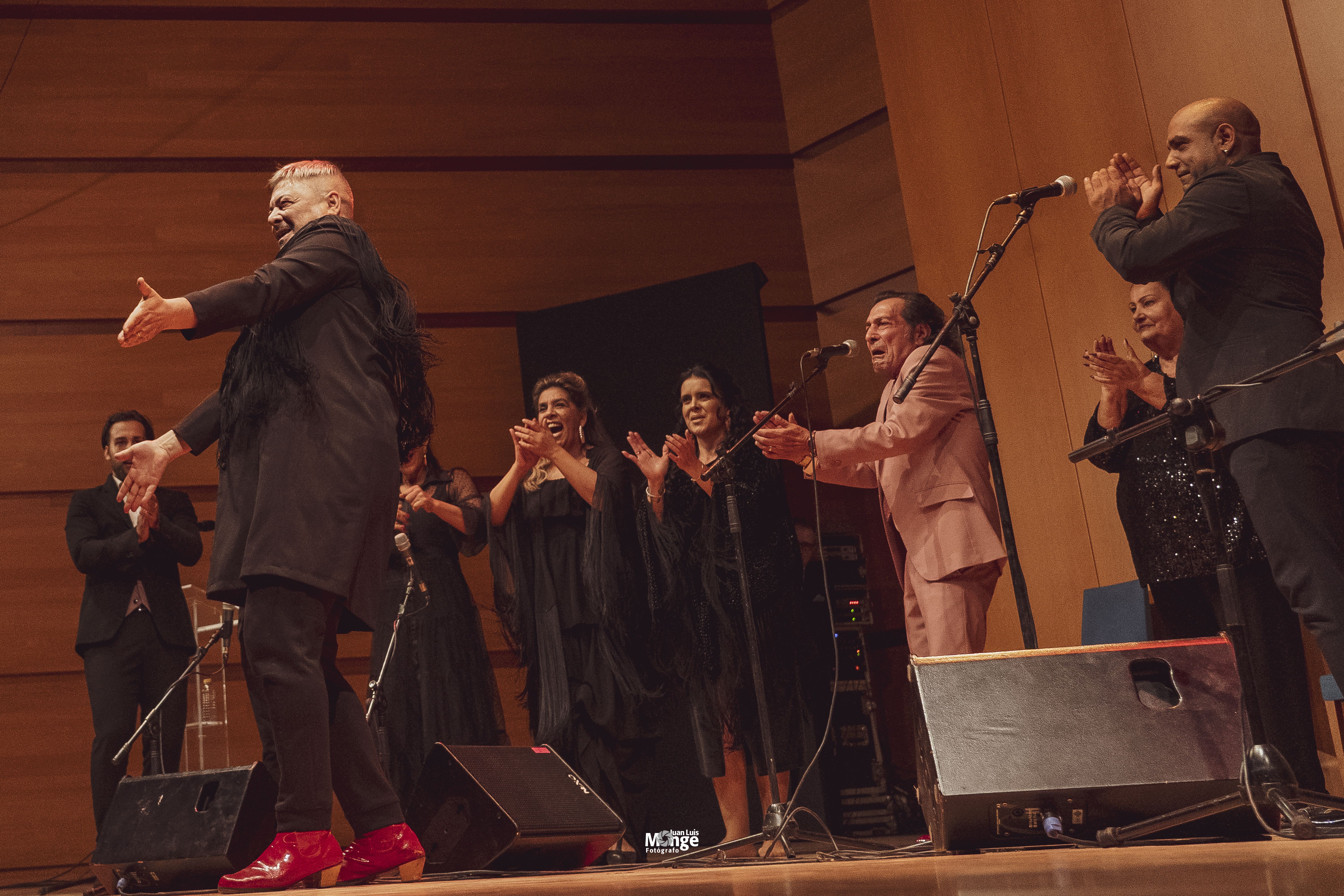 Juanito Villar y Antonio Canales protagonizaron un fin de fiesta inolvidable en el Palacio de Congresos de Cádiz