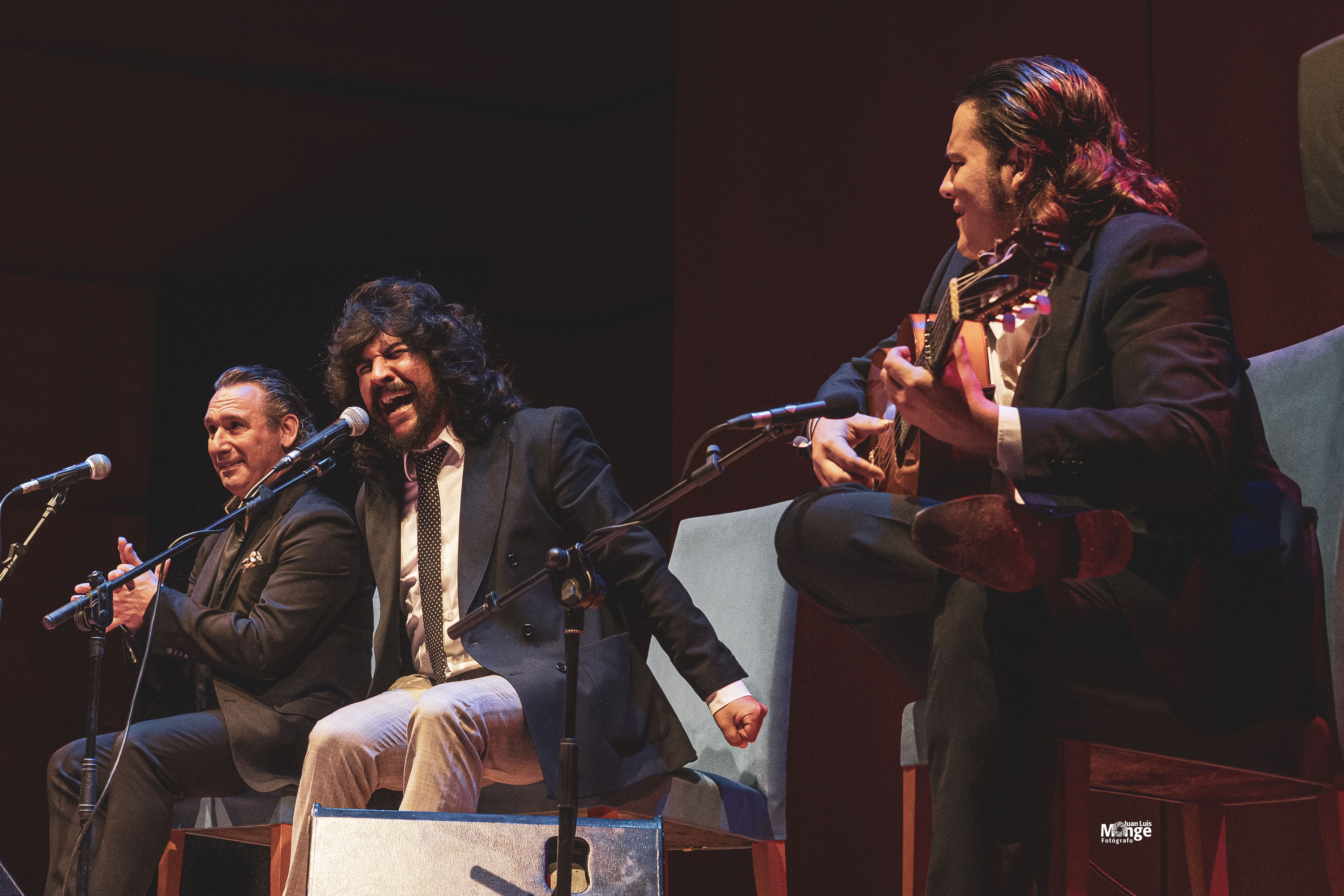 Rancapino Chico y Caracolillo de Cádiz, mano a mano, en el homenaje a Juanito Villar en el Palacio de Congresos de Cádiz