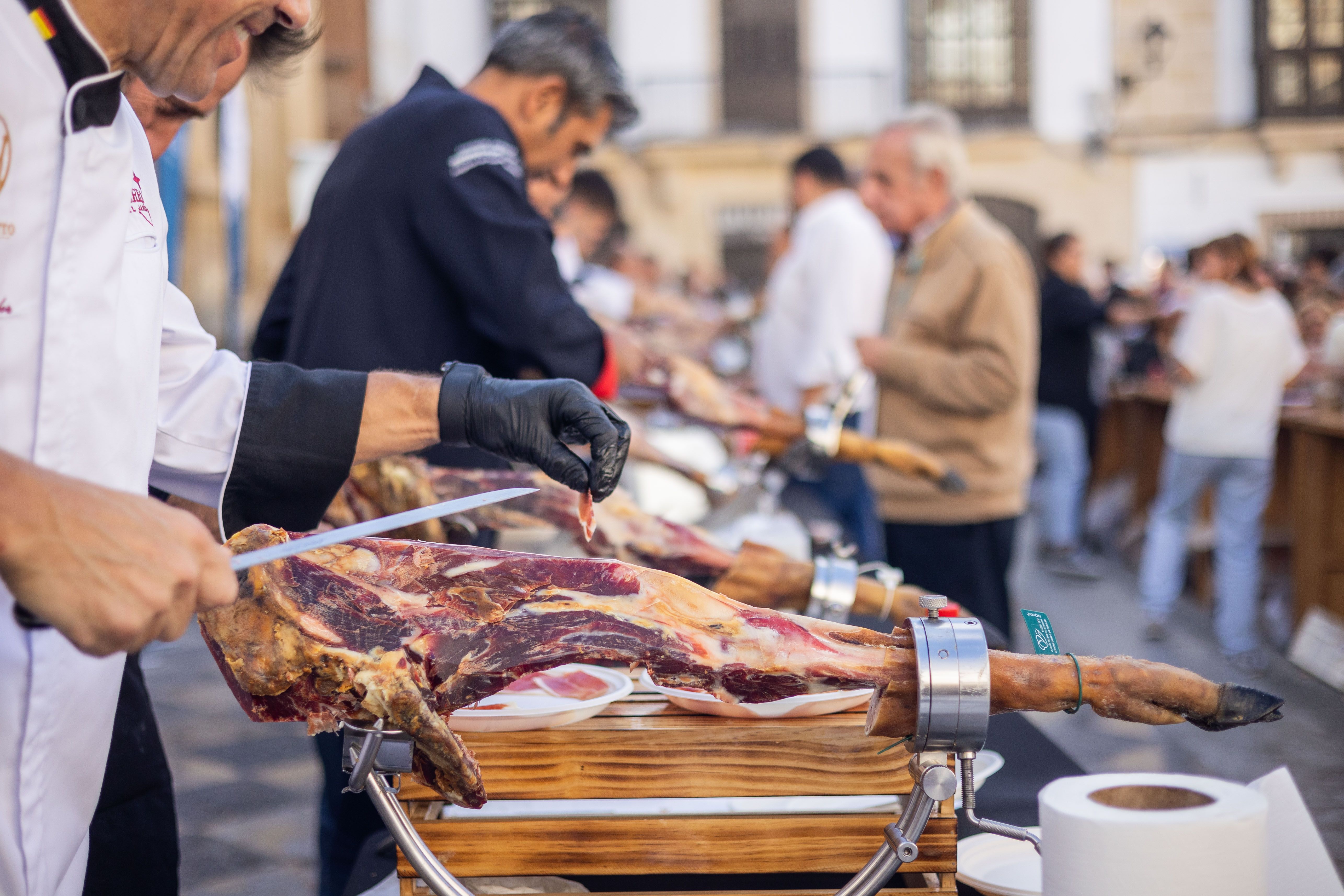 La Asociación Reyes Magos de Jerez estima que se han vendido en torno a 1.500 platos de jamón en algo más de tres horas